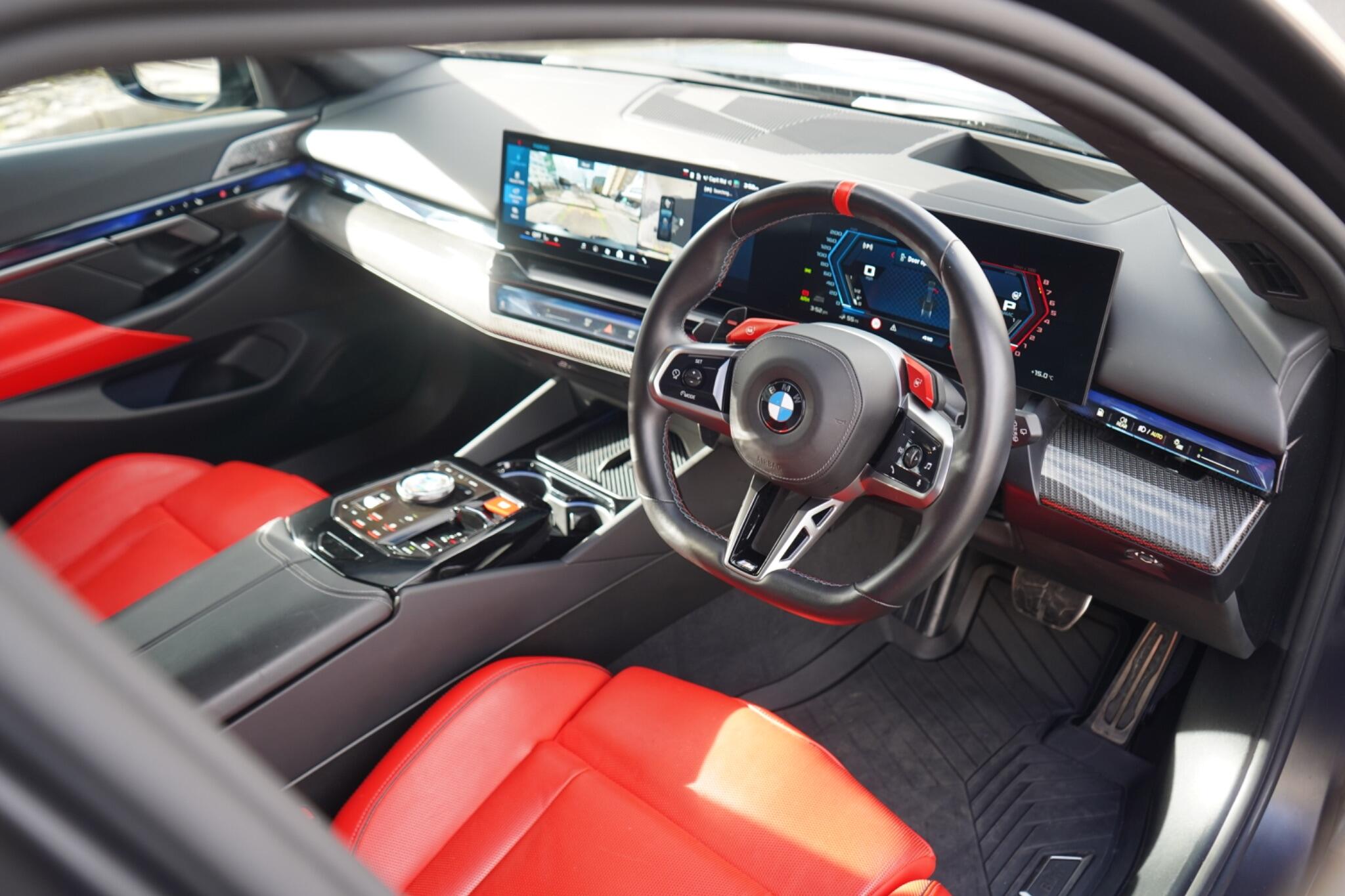 BMW M5 view 22