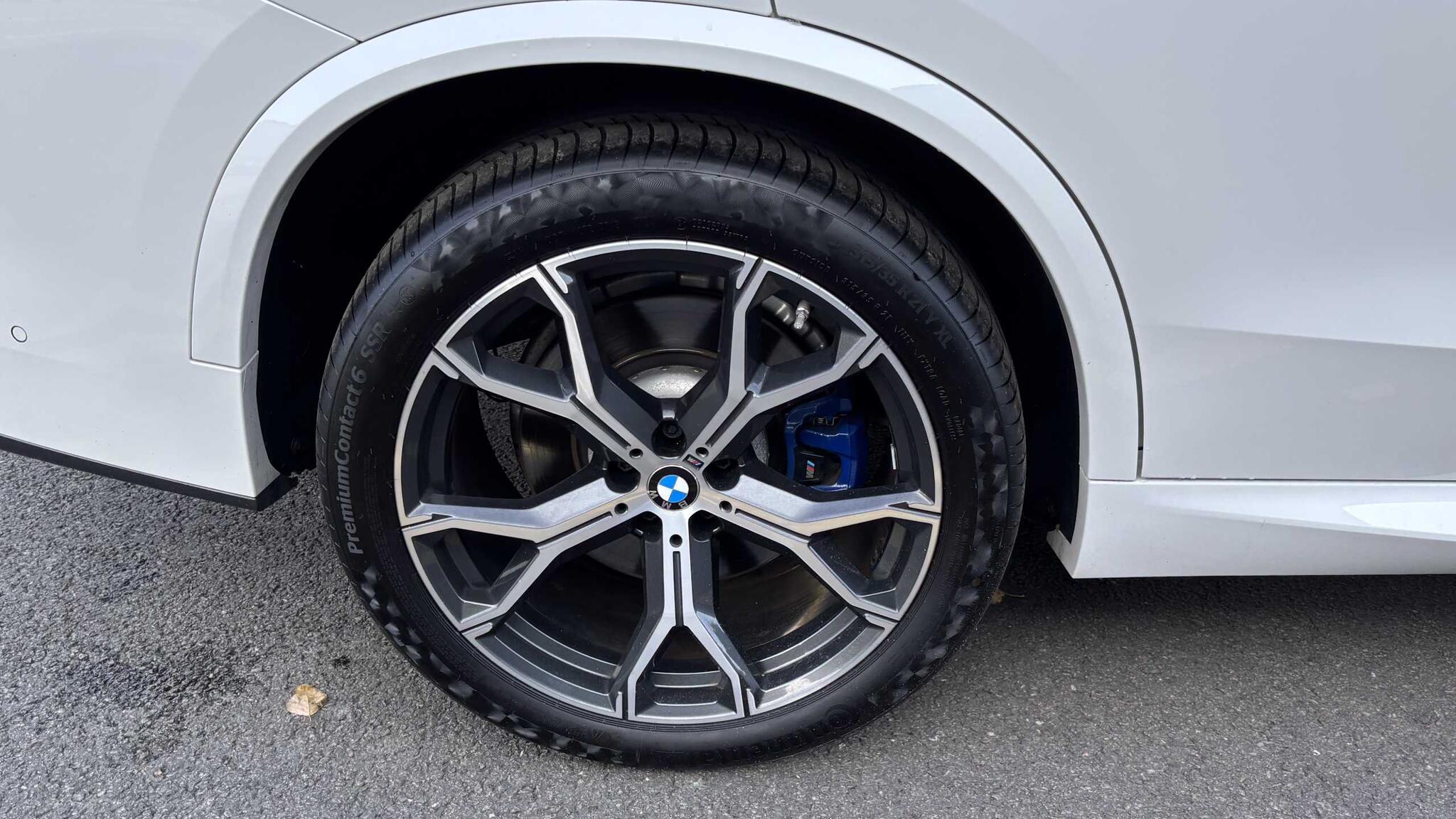 BMW X5 view 19