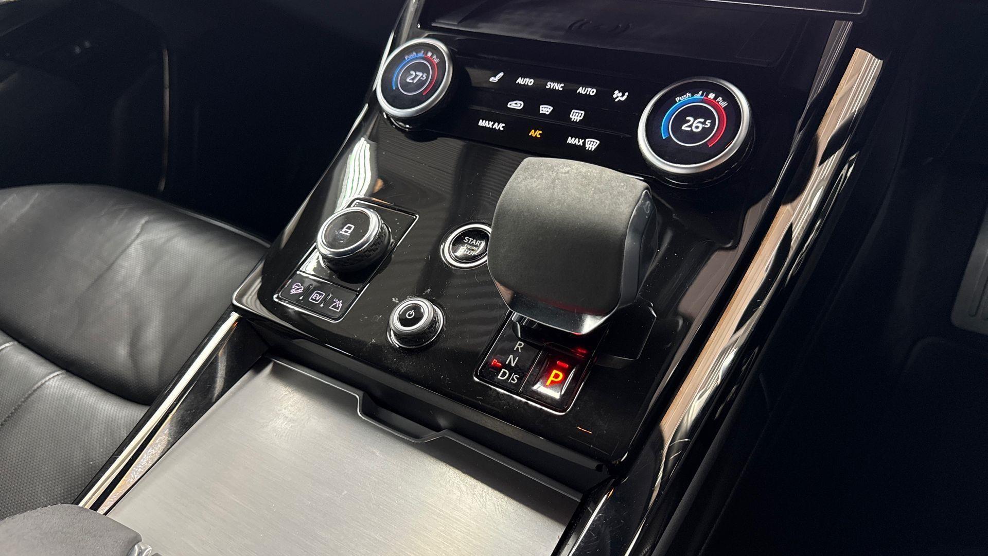 Land Rover Range Rover Sport view 13