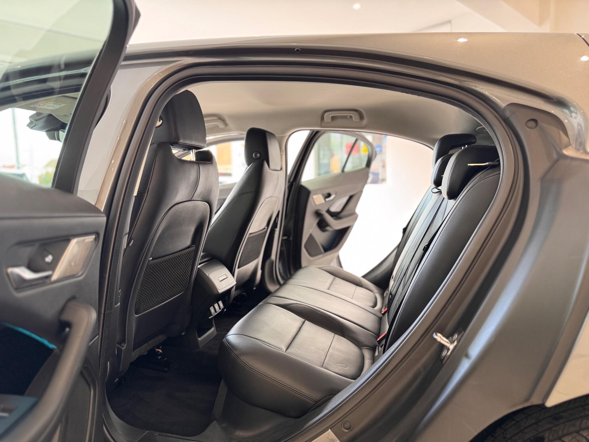 Jaguar I-Pace view 10