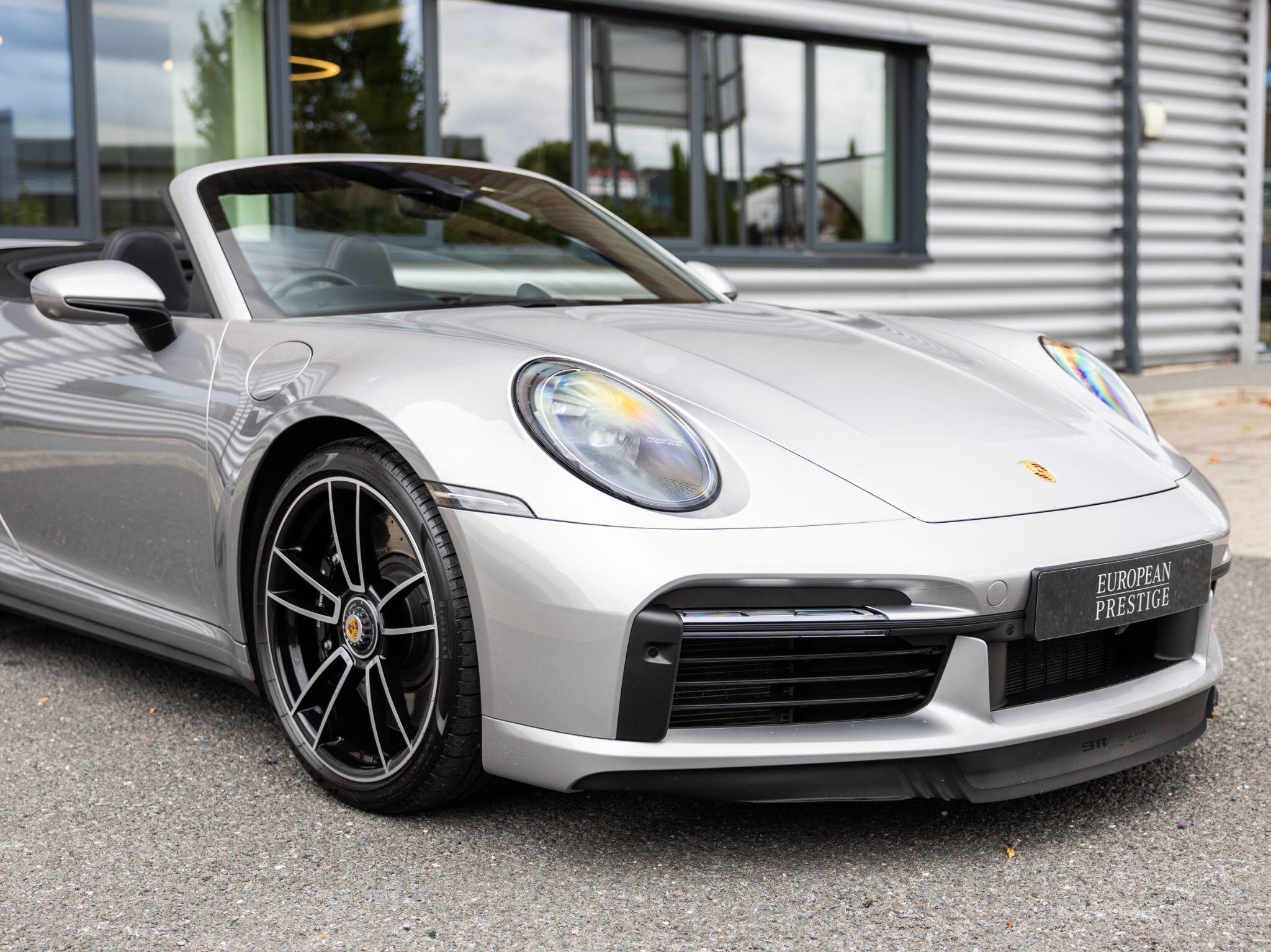 Porsche 911 view 15