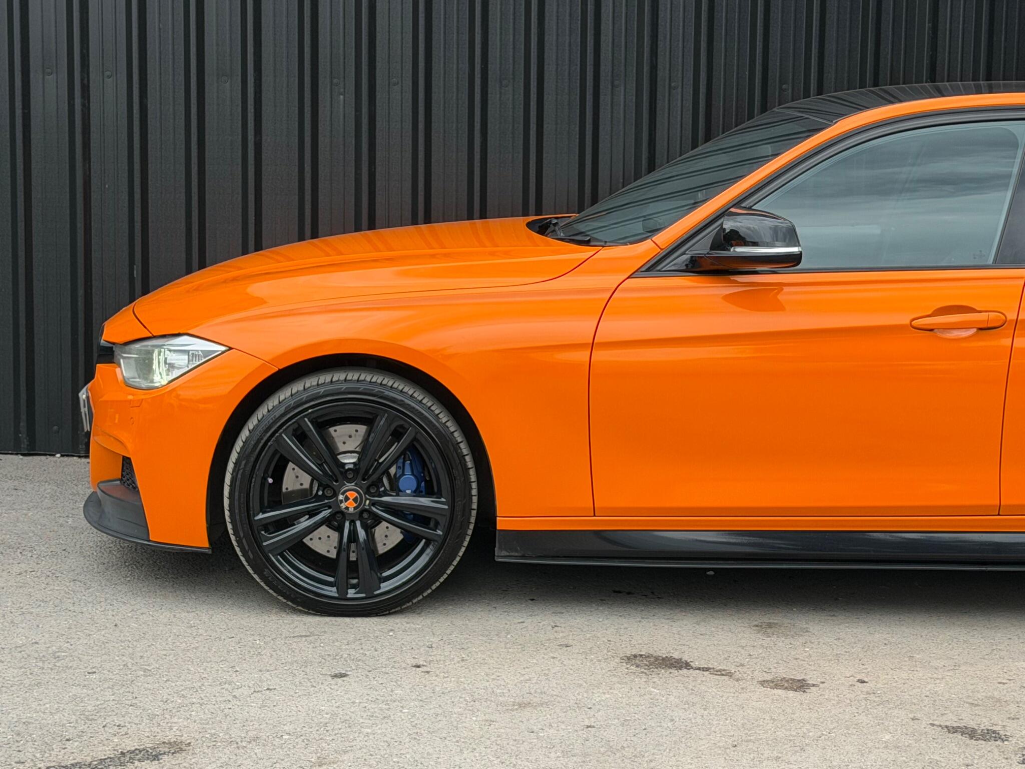BMW 3 Series view 16