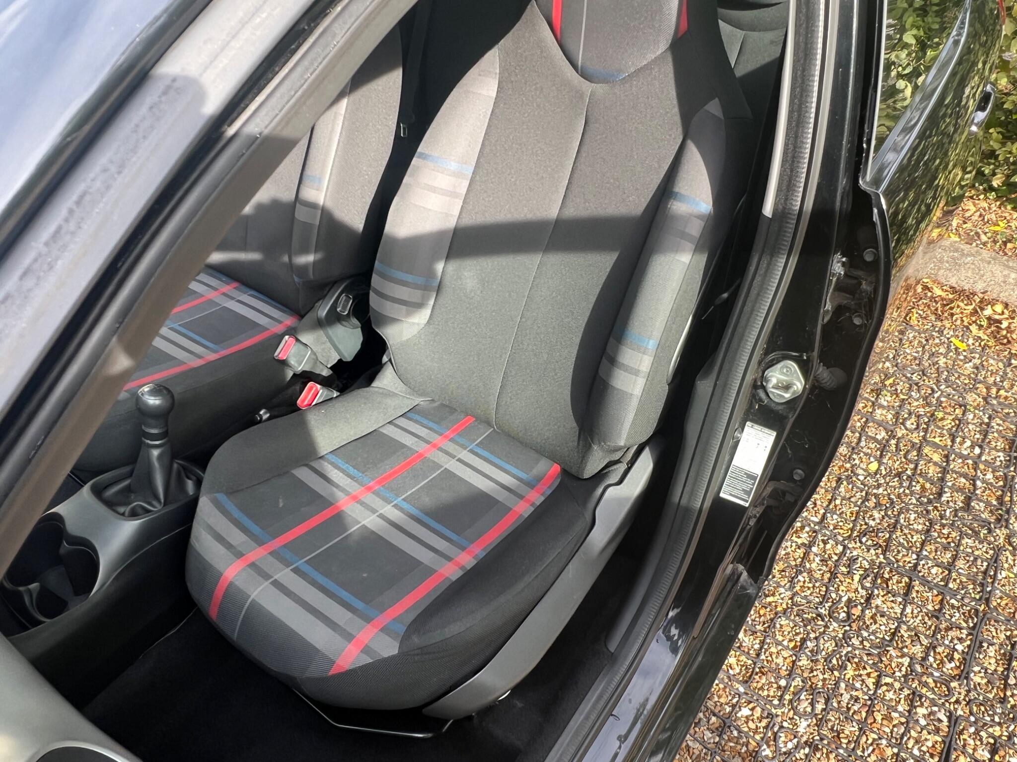 Peugeot 108 view 27