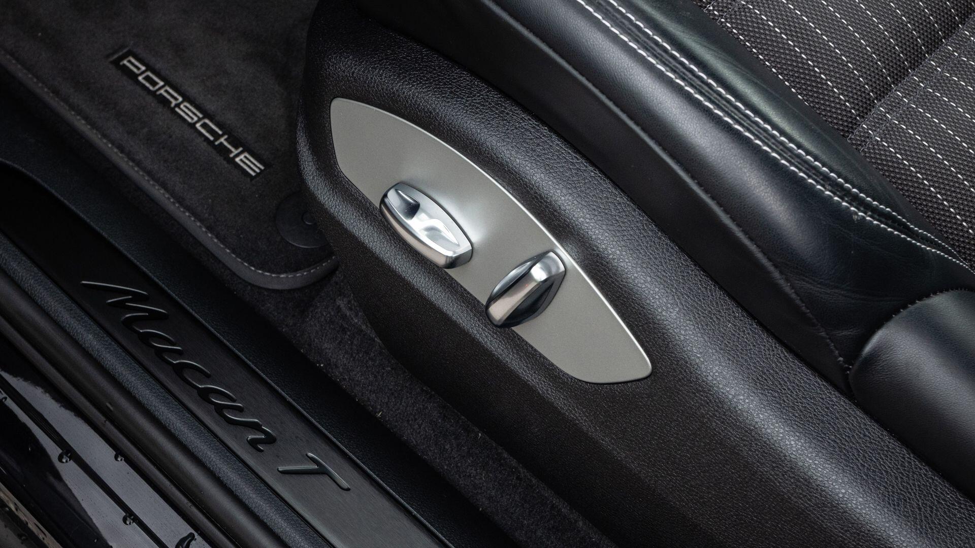 Porsche Macan view 34