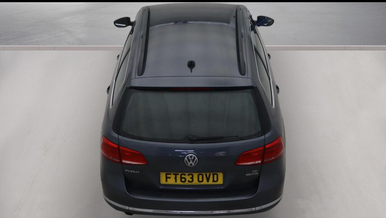 Volkswagen Passat view 8