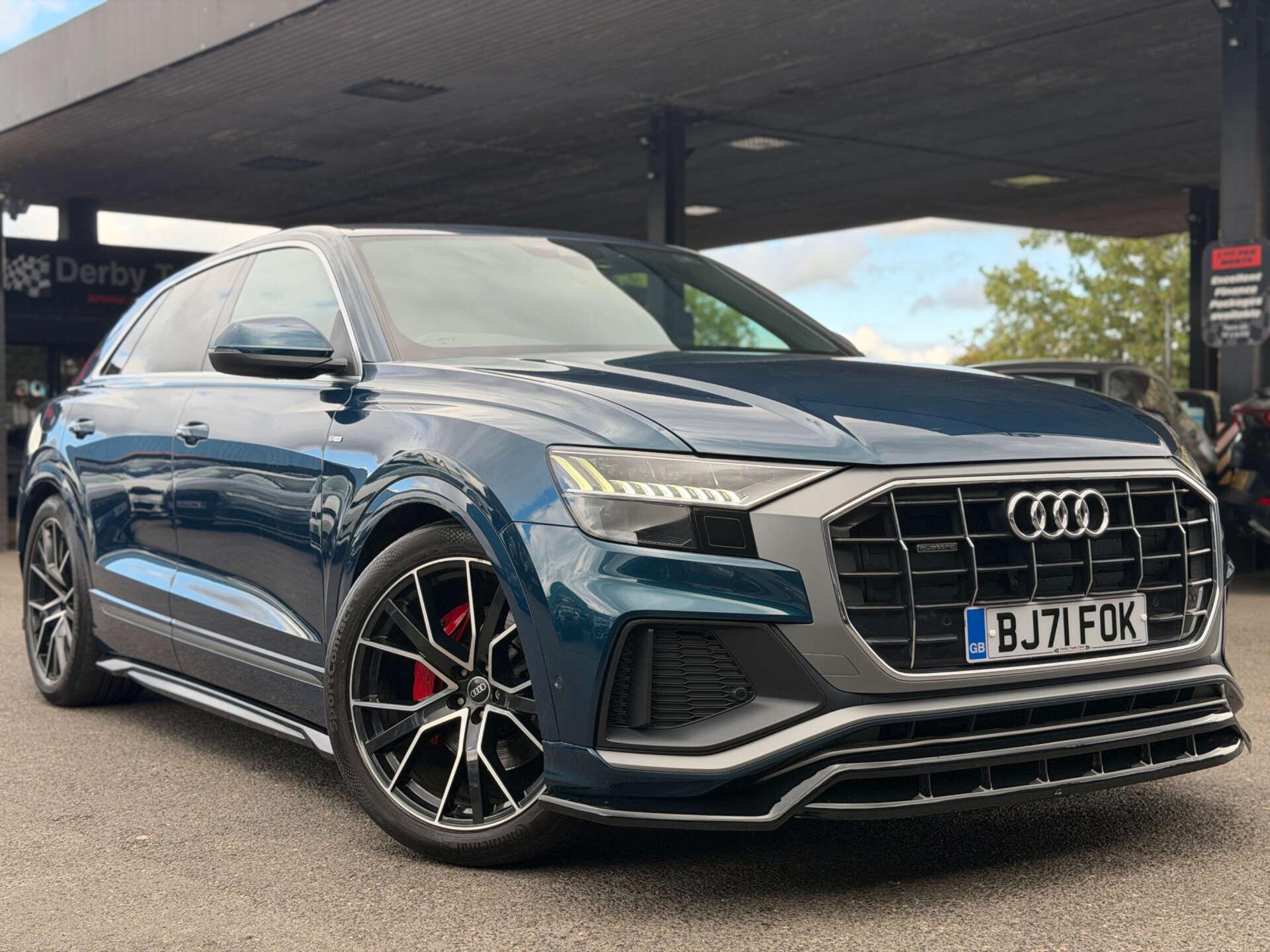 Audi Q8 view 29