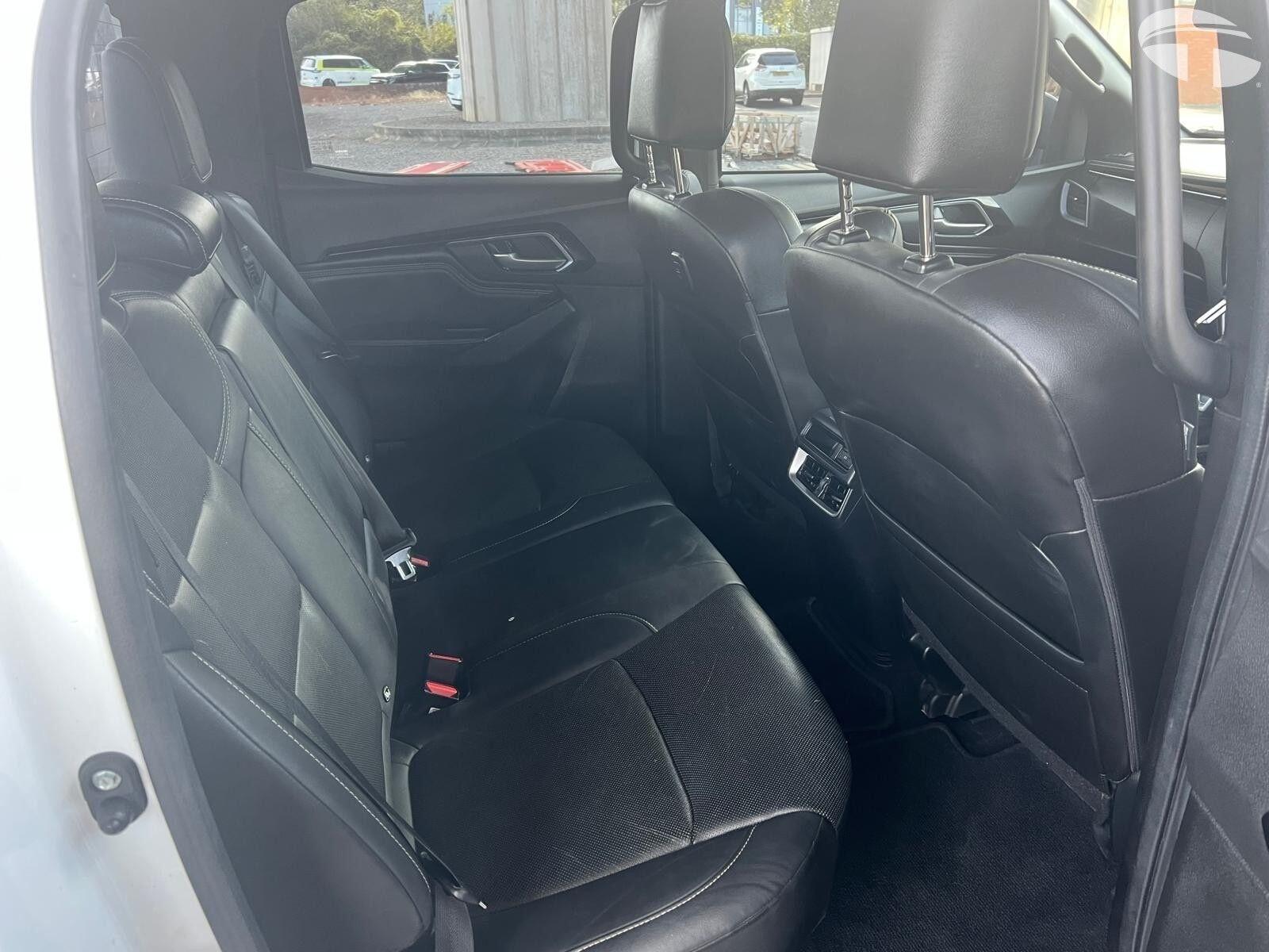 Isuzu D-Max view 16