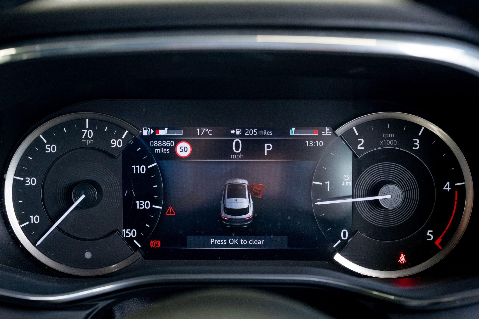 Jaguar F-Pace view 38