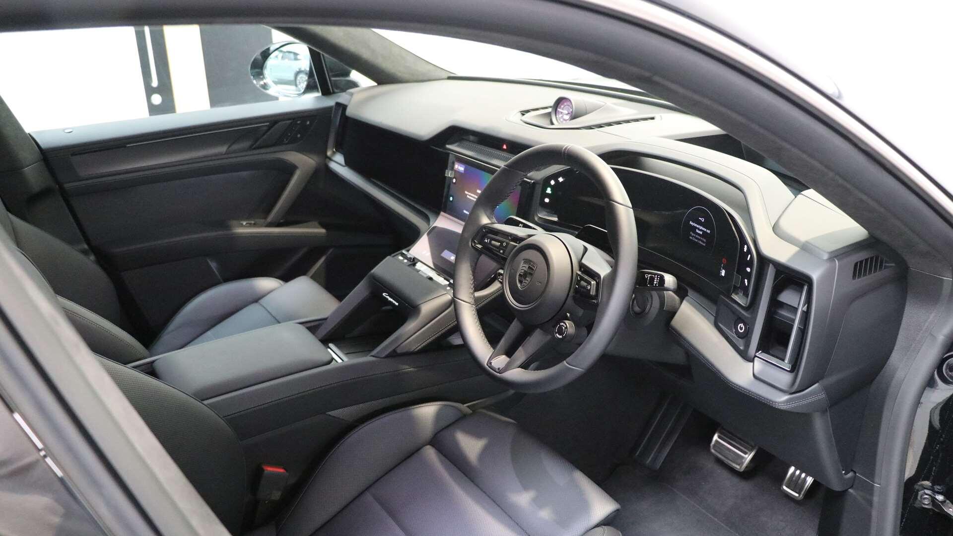 Porsche Cayenne view 14