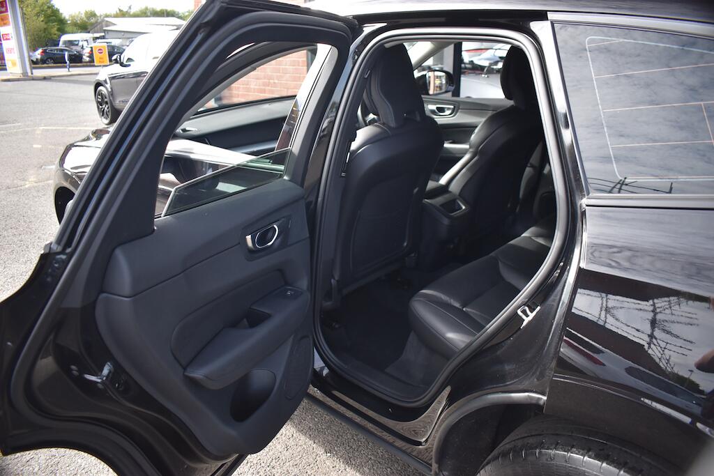 Volvo XC60 view 34
