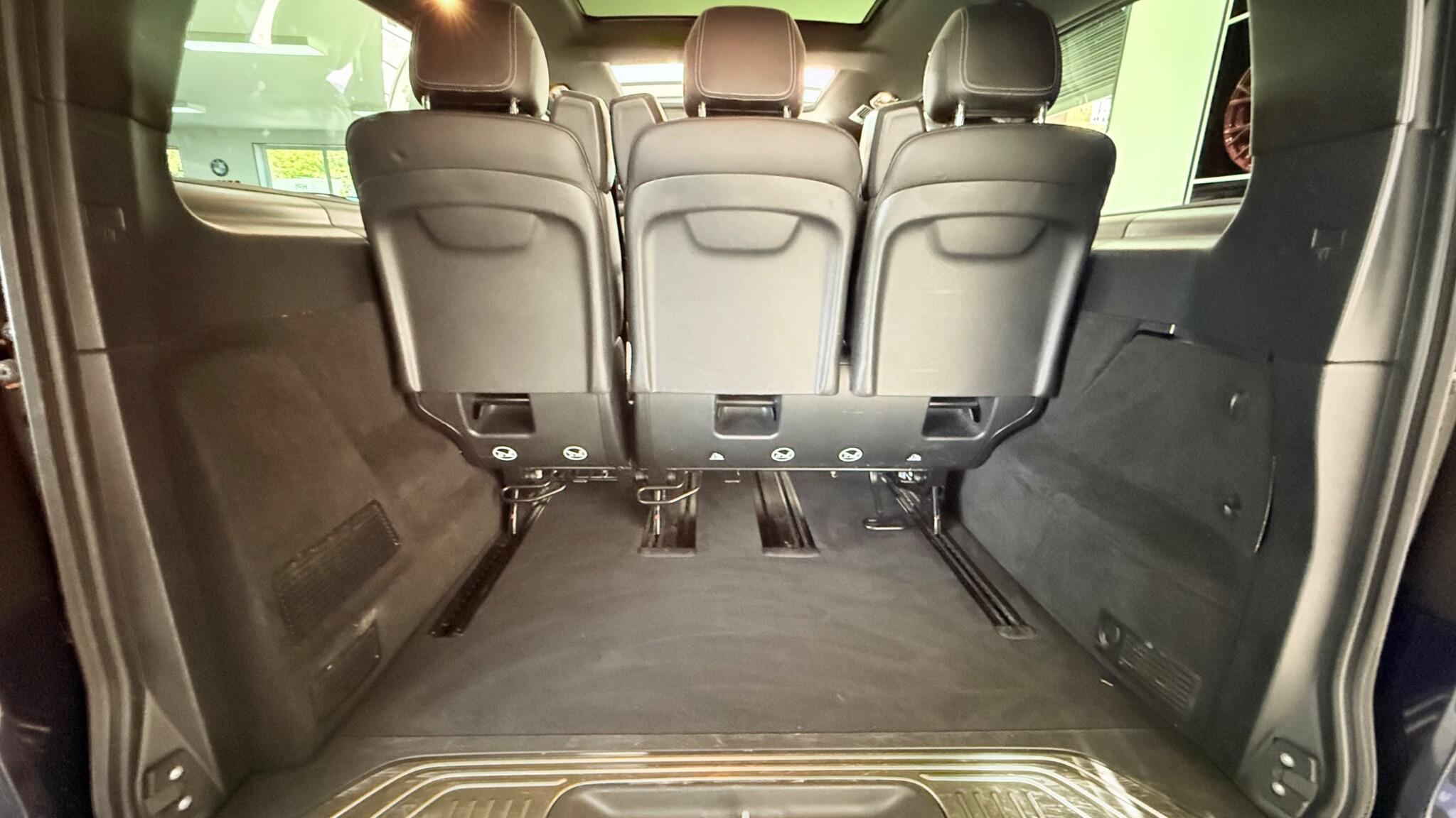 Mercedes-Benz V-Class view 41
