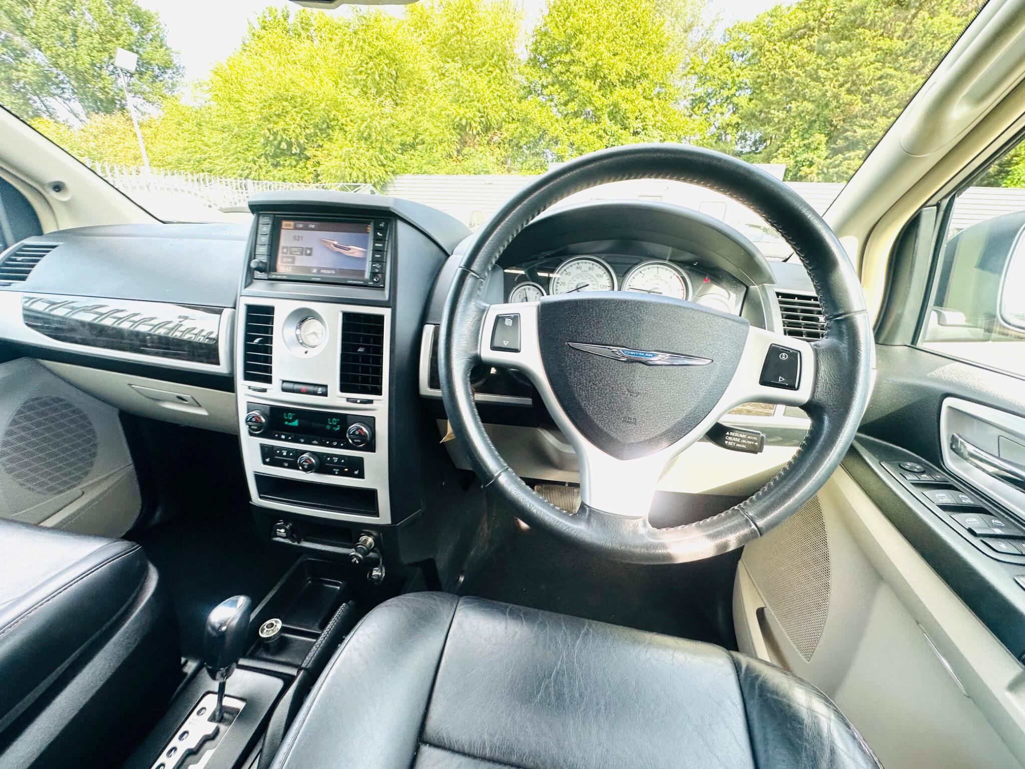 Chrysler Grand Voyager view 25