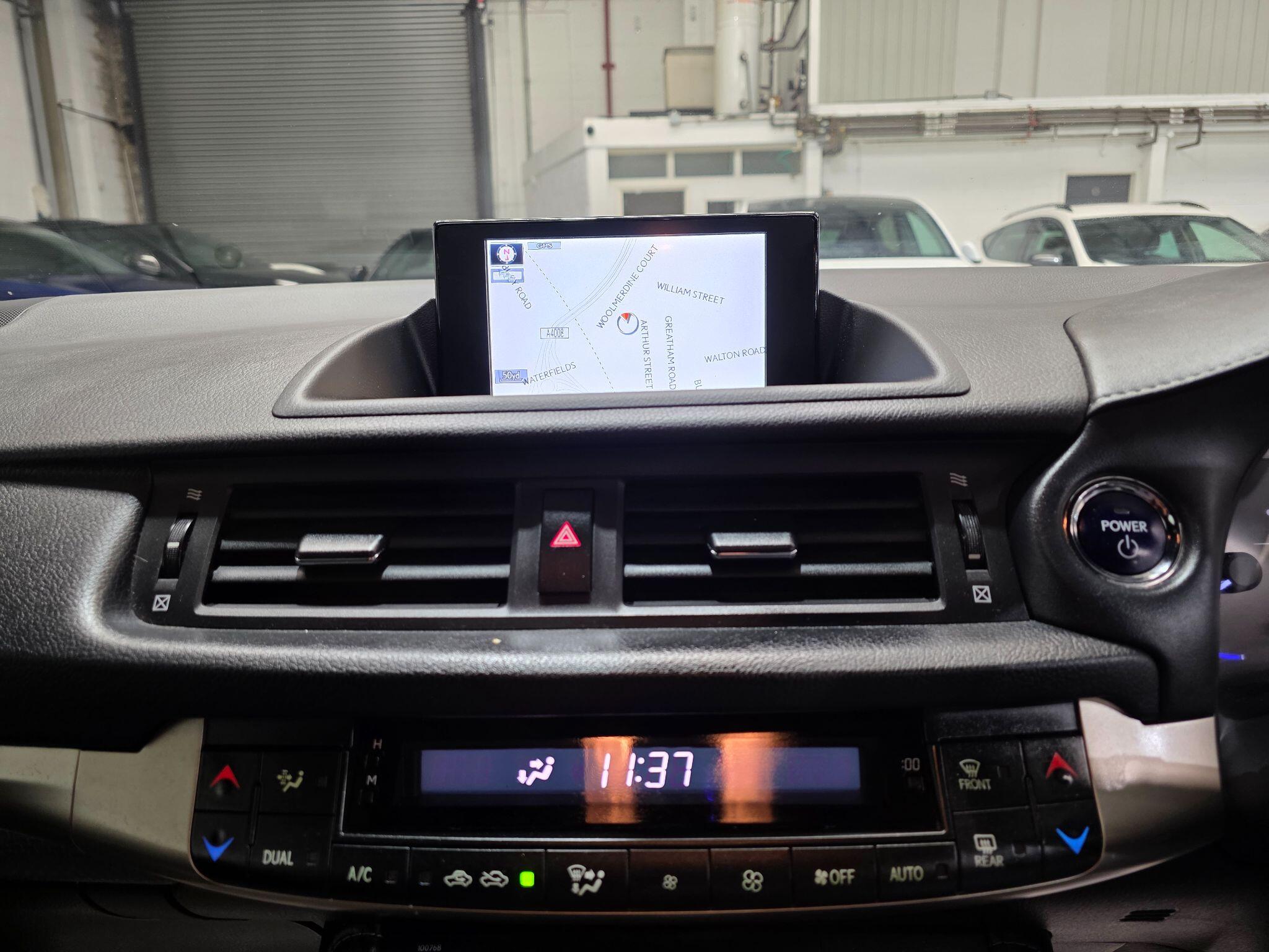 Lexus CT view 7