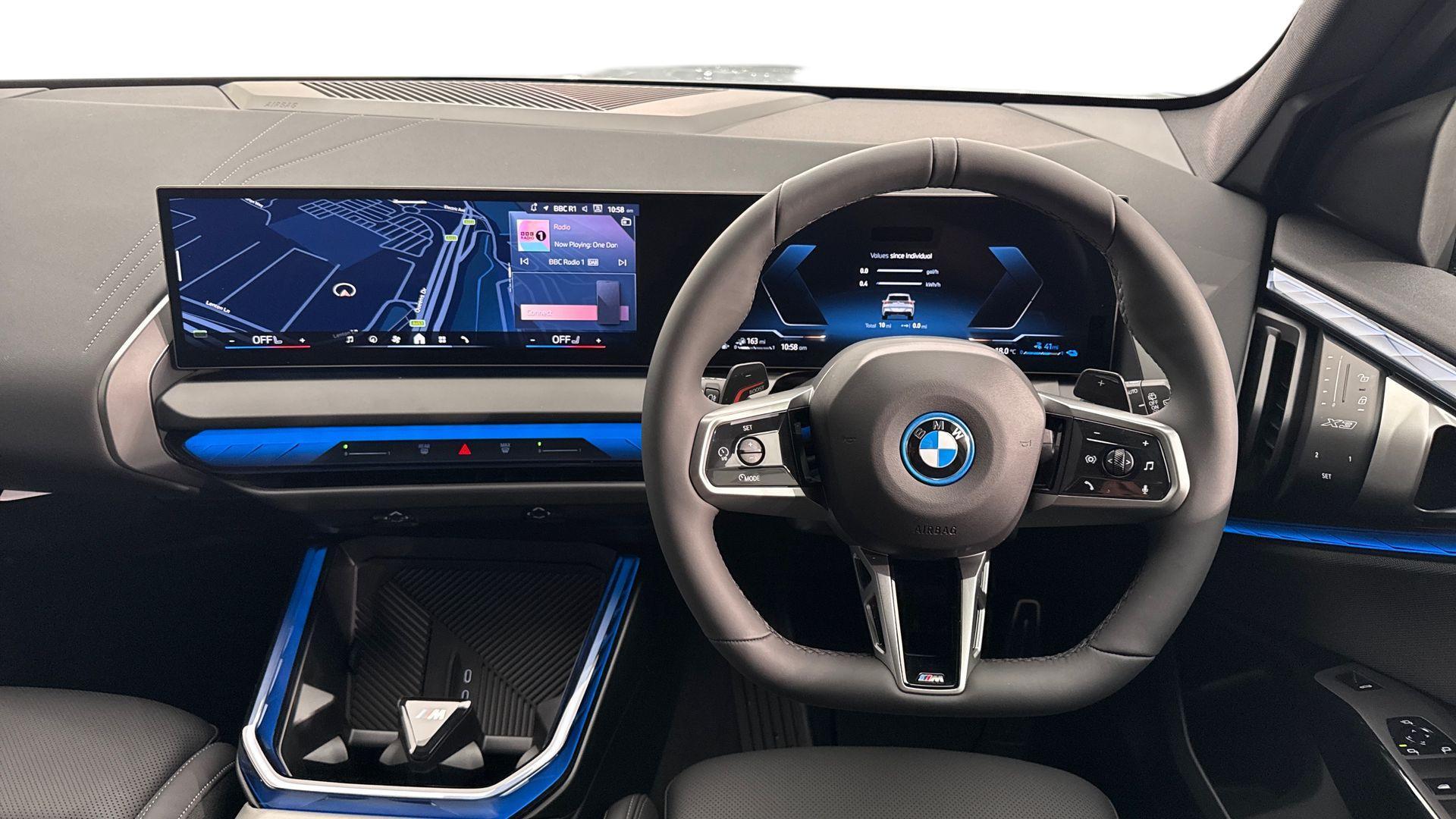 BMW X3 view 5