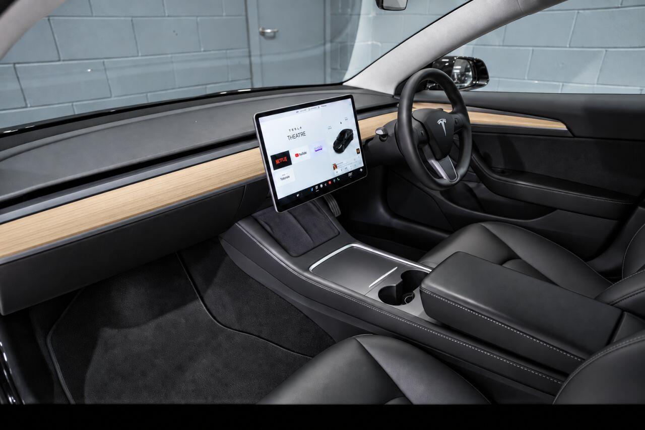 Tesla Model 3 view 10