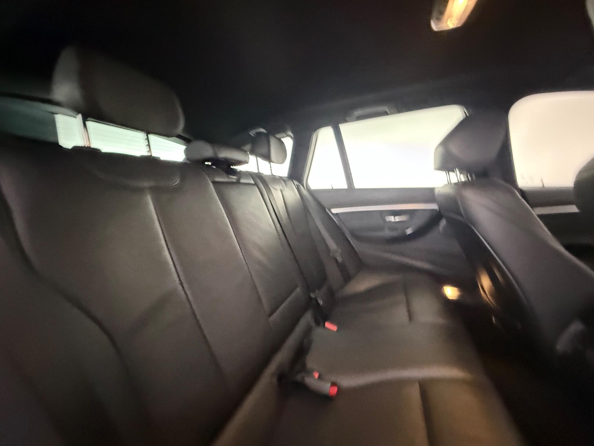 BMW 3 Series view 35