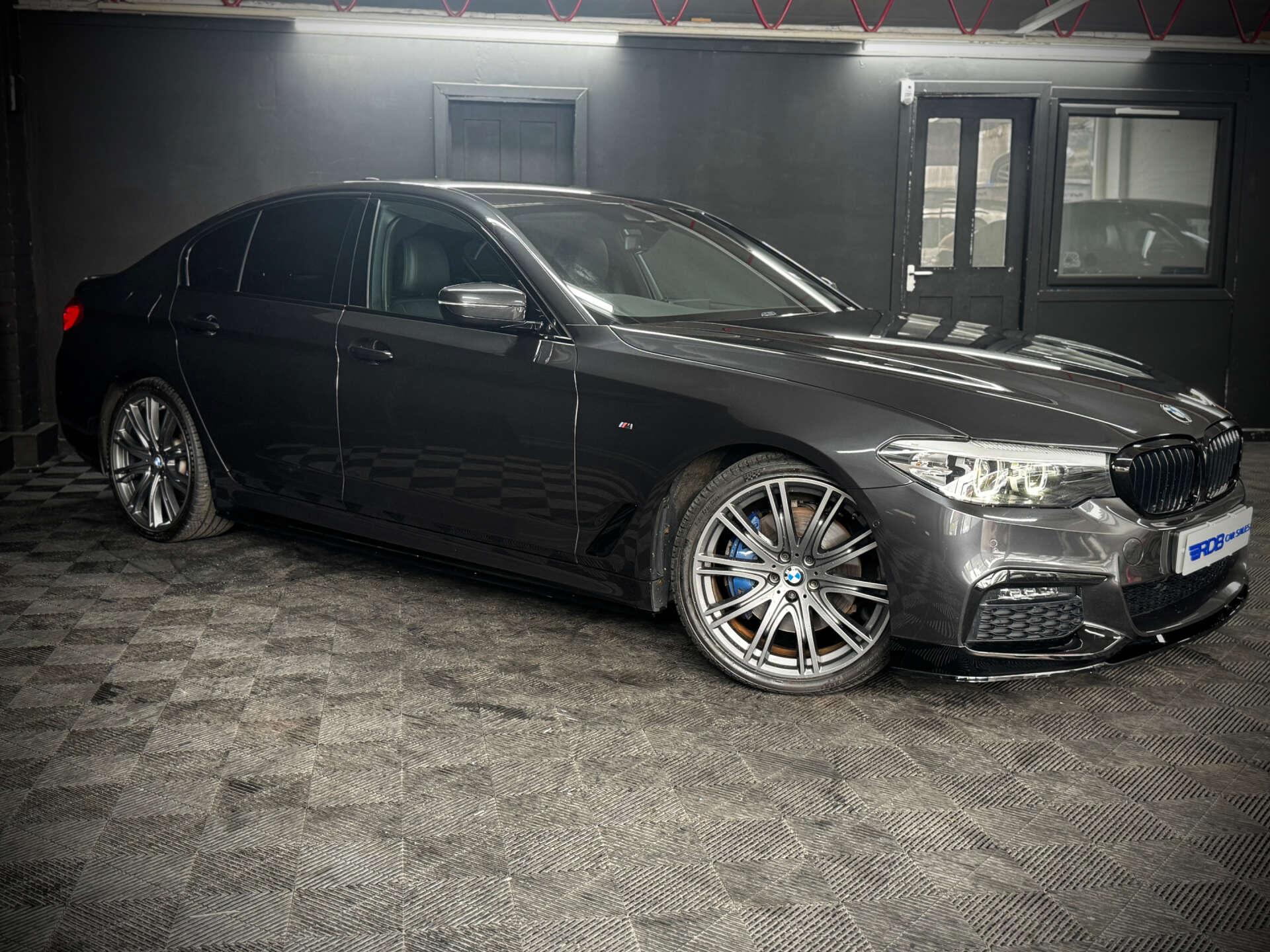 BMW 5 Series view 10