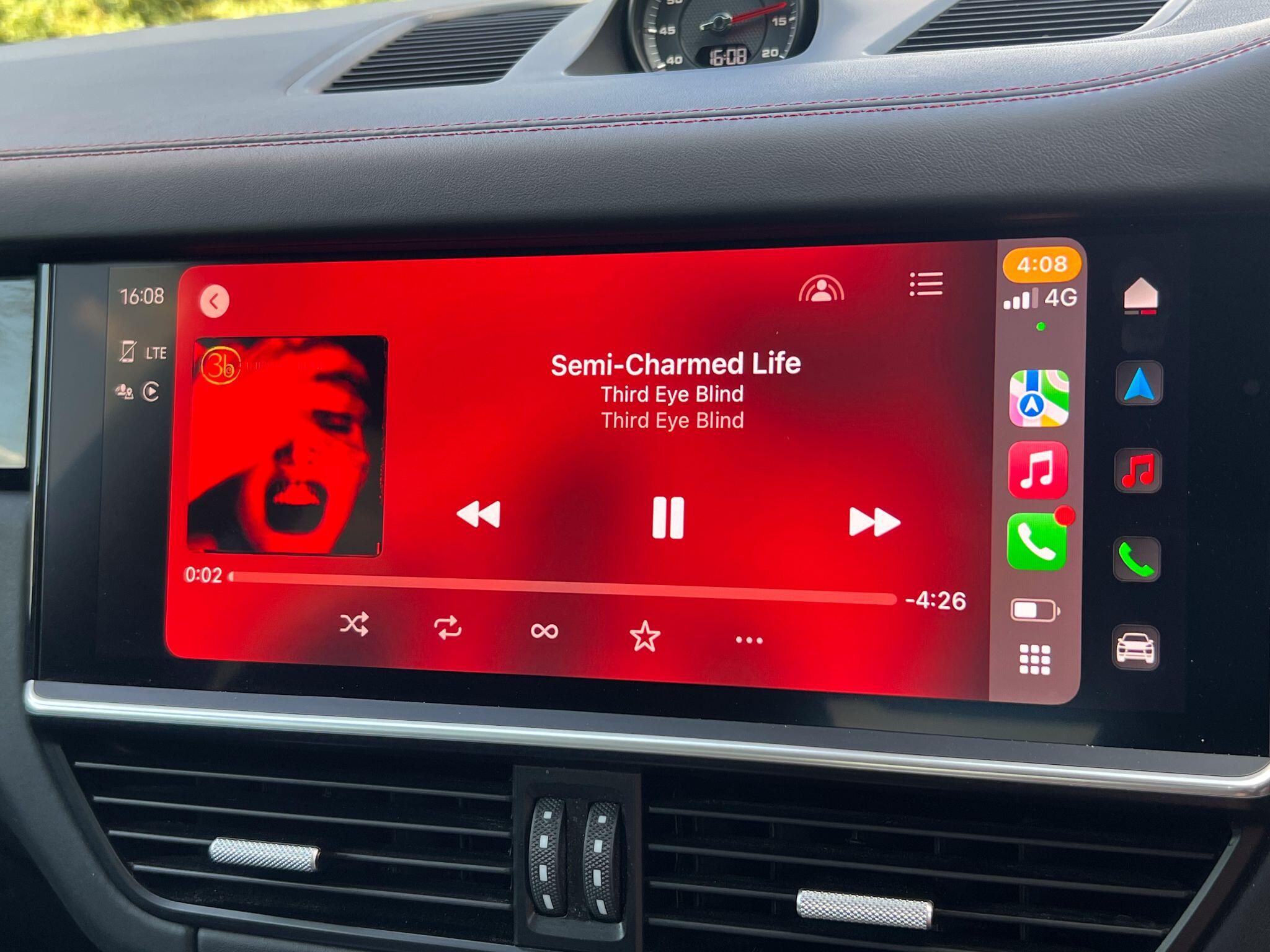 Porsche Cayenne view 25