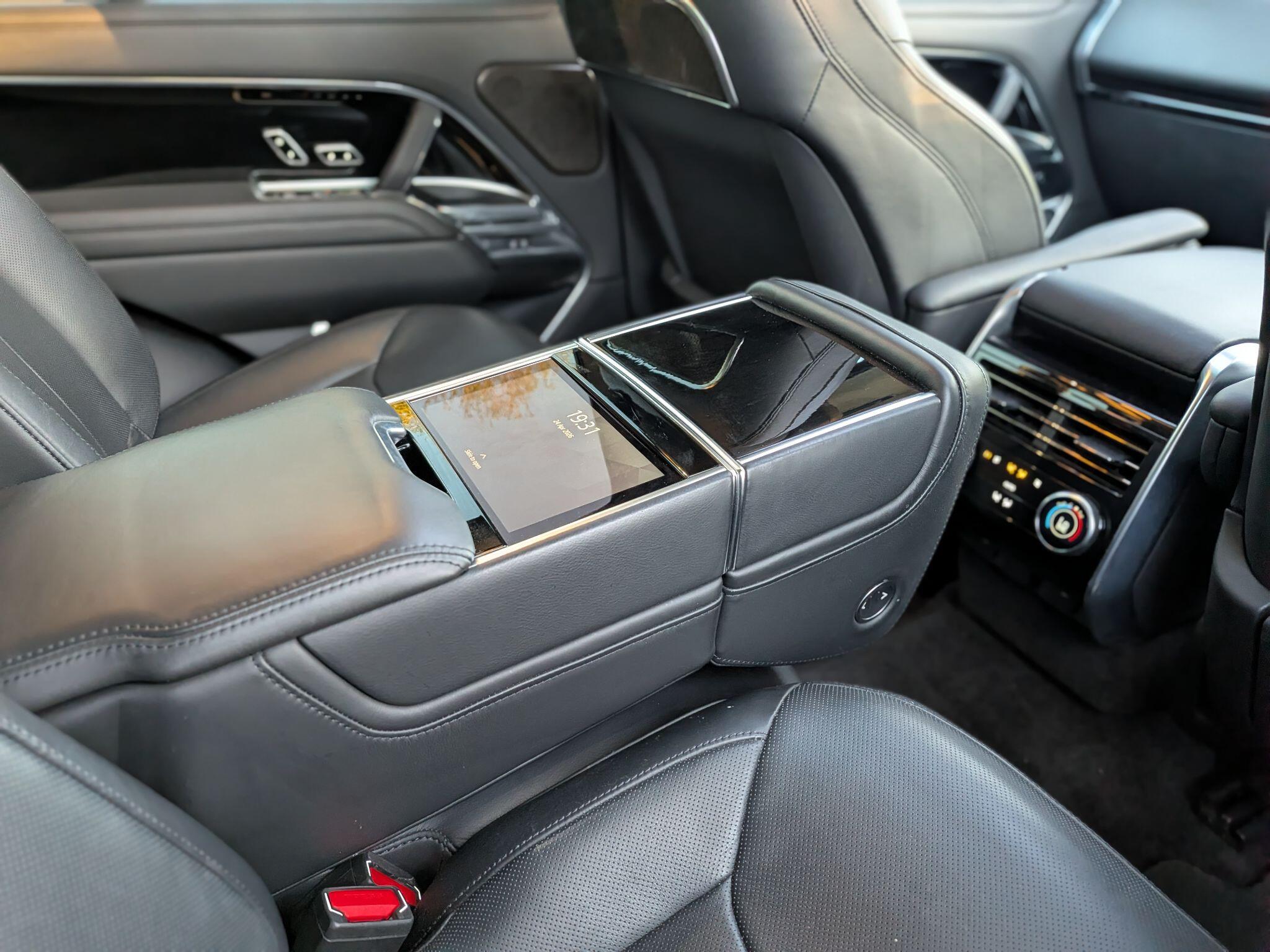 Land Rover Range Rover view 35