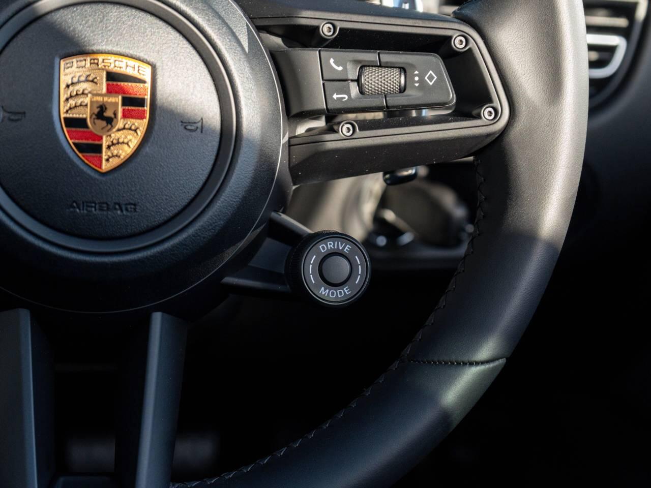 Porsche Macan view 29