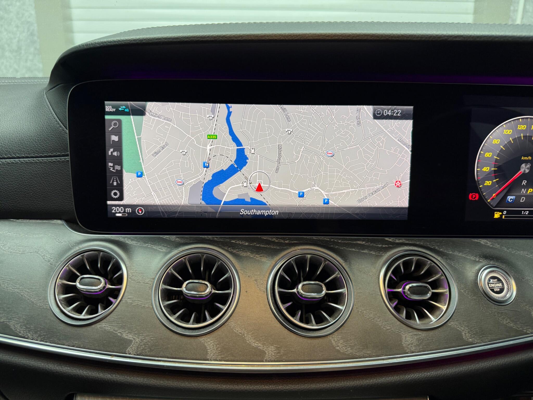 Mercedes-Benz CLS view 18
