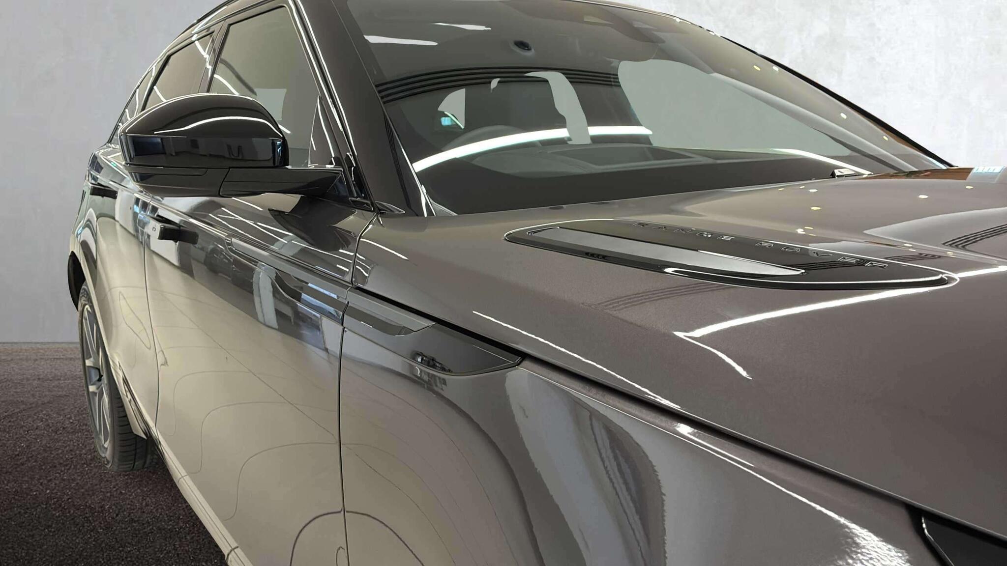 Land Rover Range Rover Velar view 22