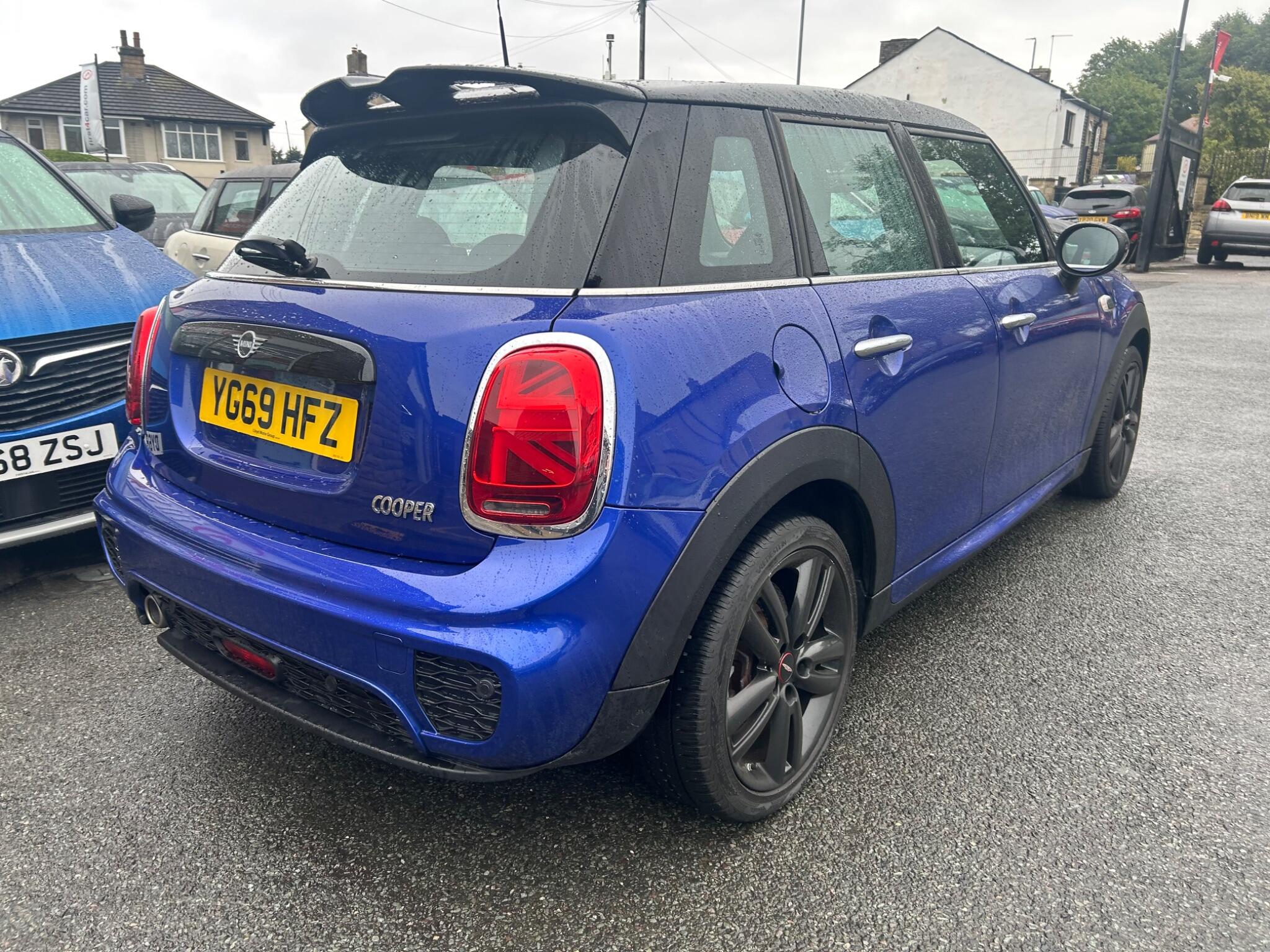 Mini Cooper view 7