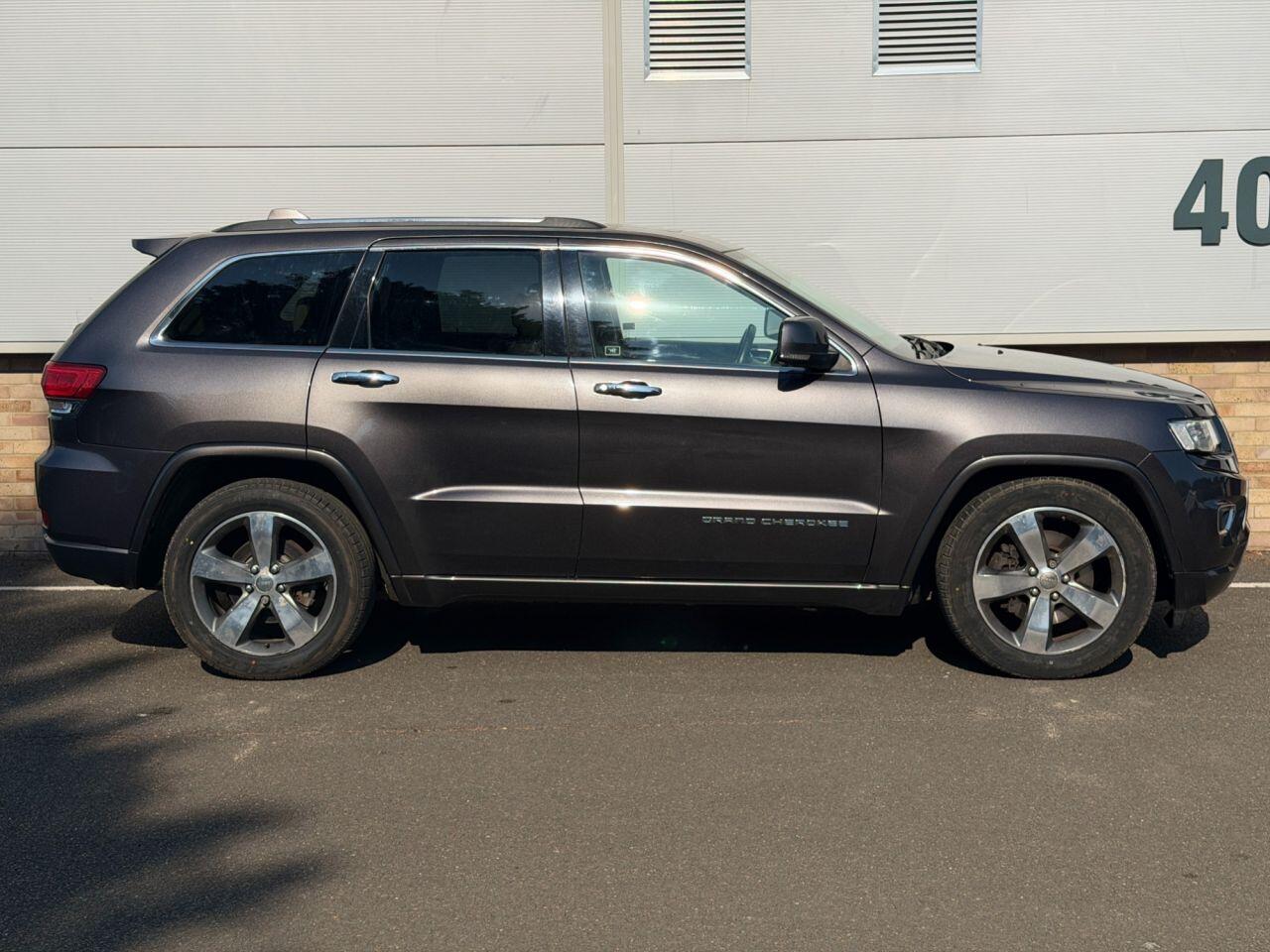 Jeep Grand Cherokee view 2