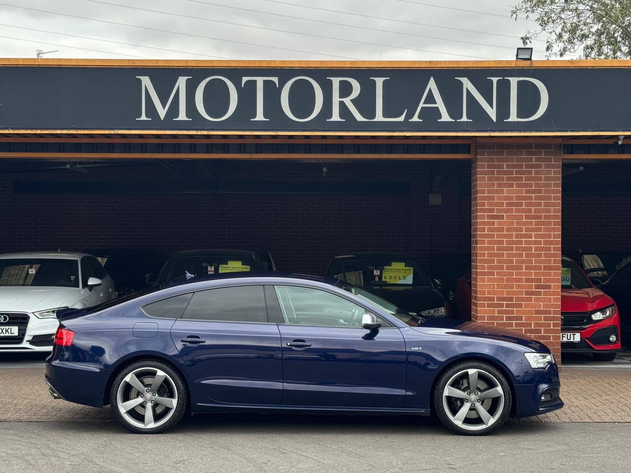 Audi S5 view 5