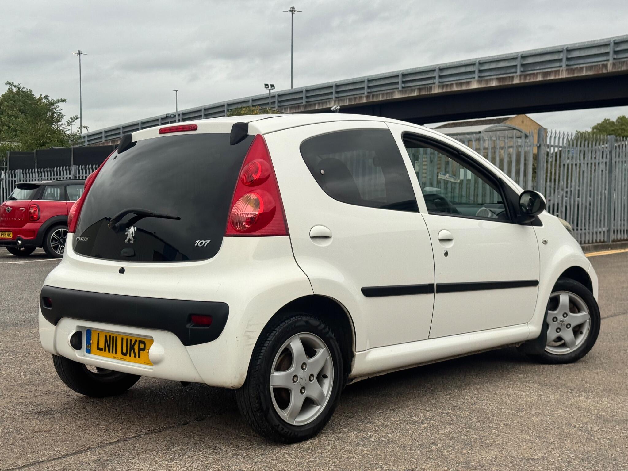Peugeot 107 view 21