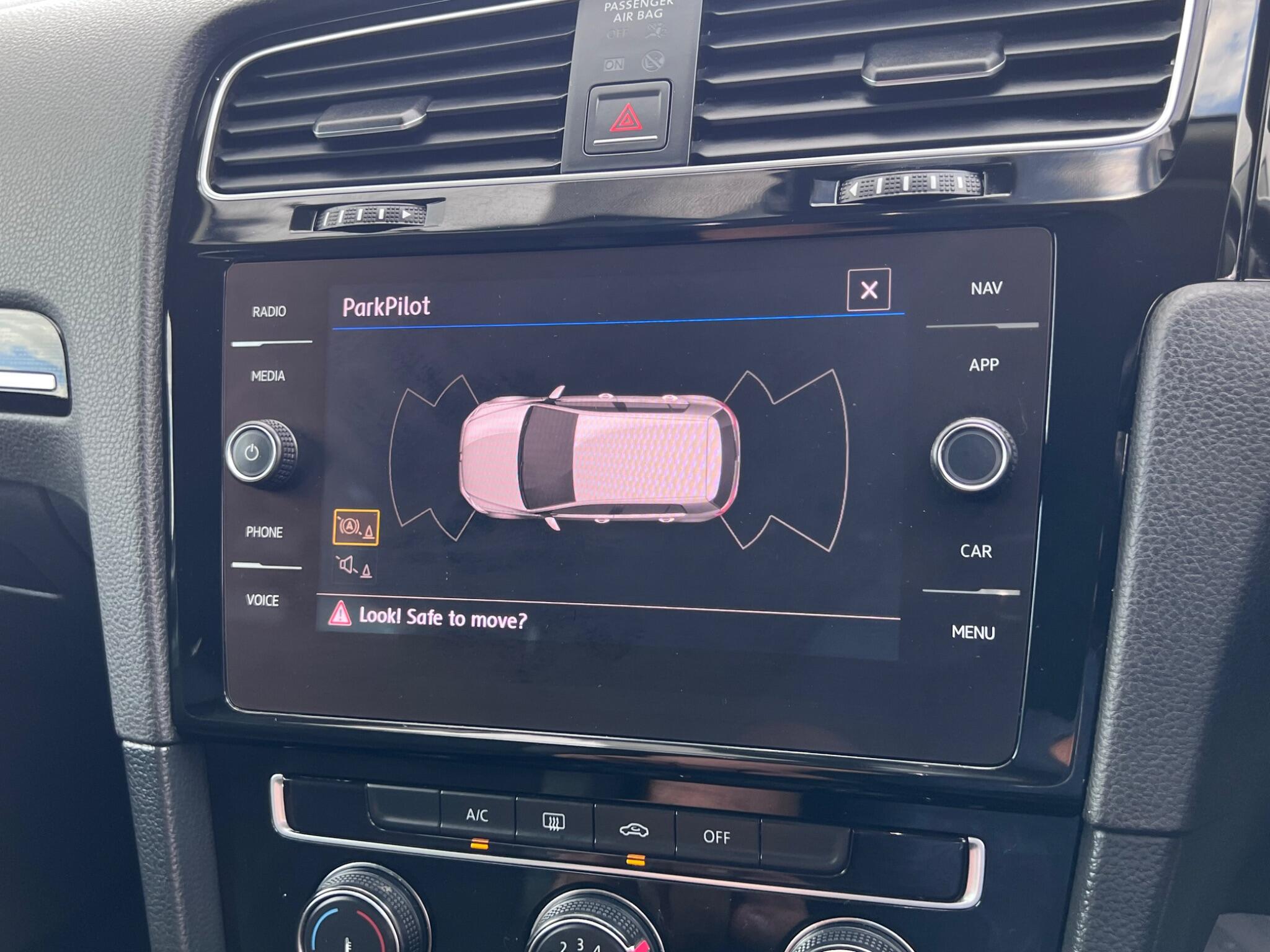 Volkswagen Golf view 23