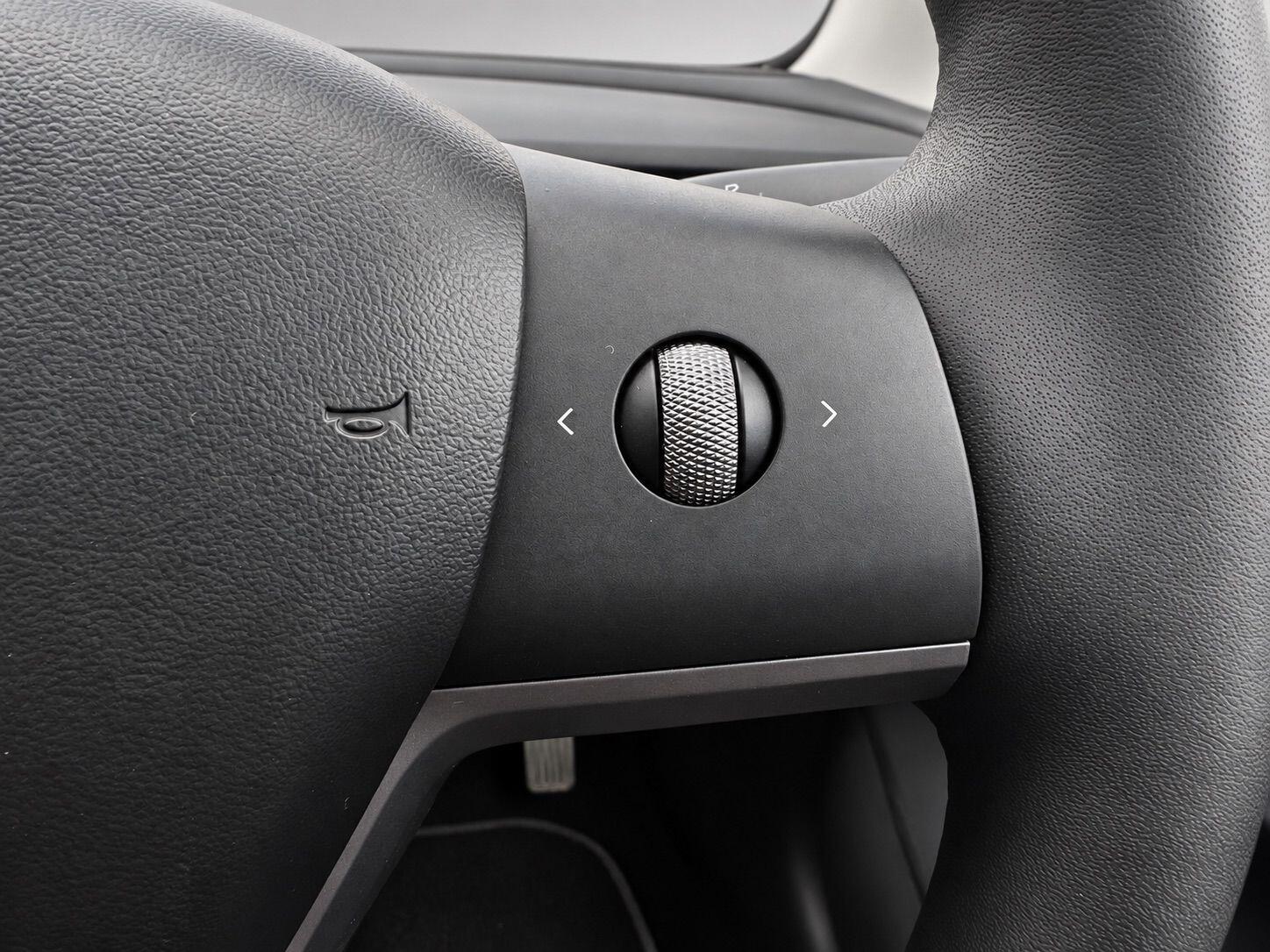 Tesla Model 3 view 24