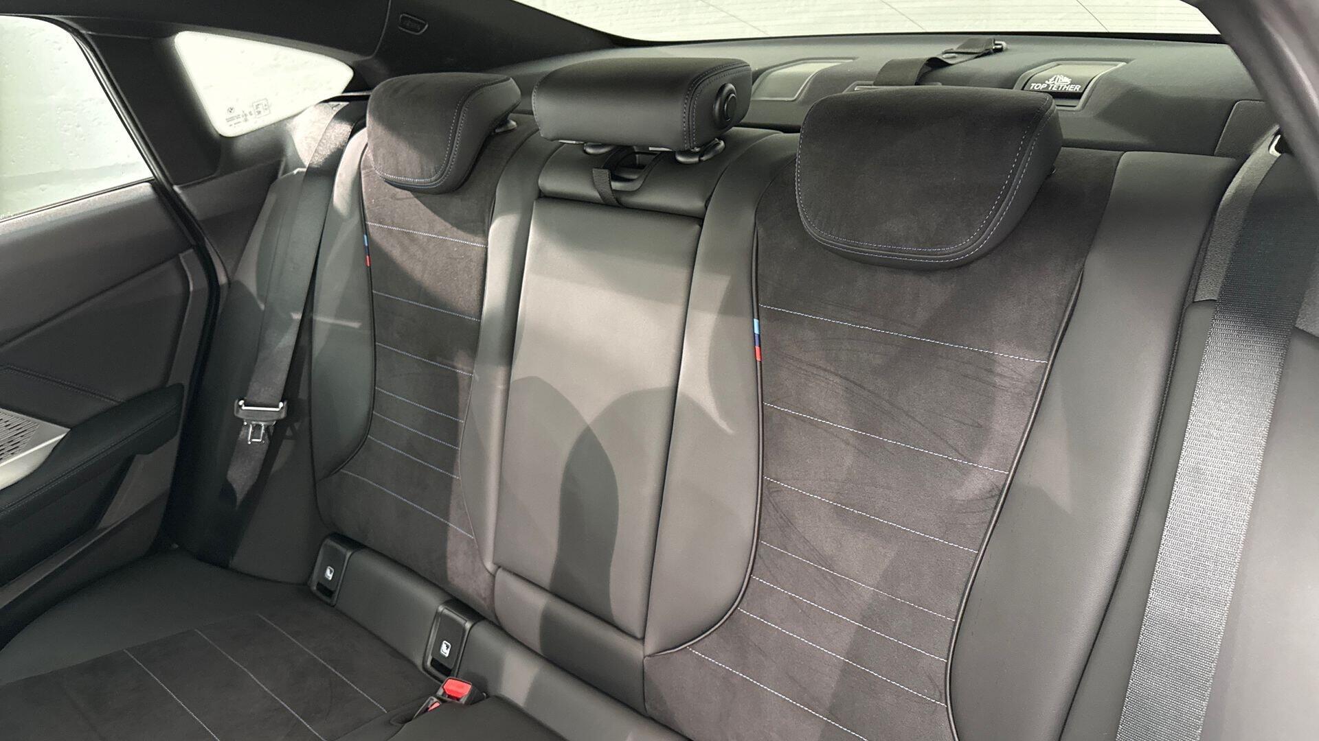 BMW 2 Series view 12