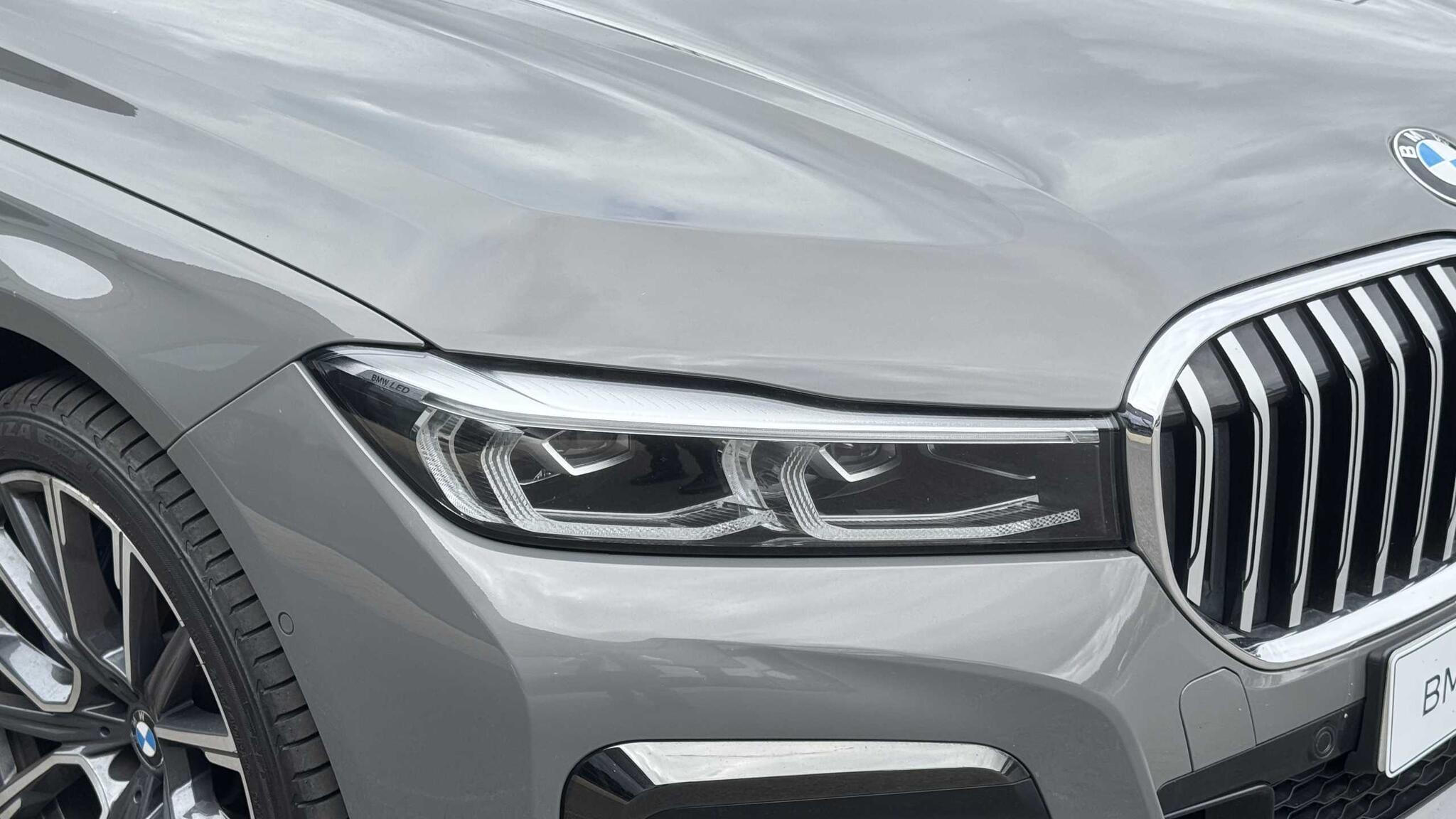 BMW 7 Series view 49