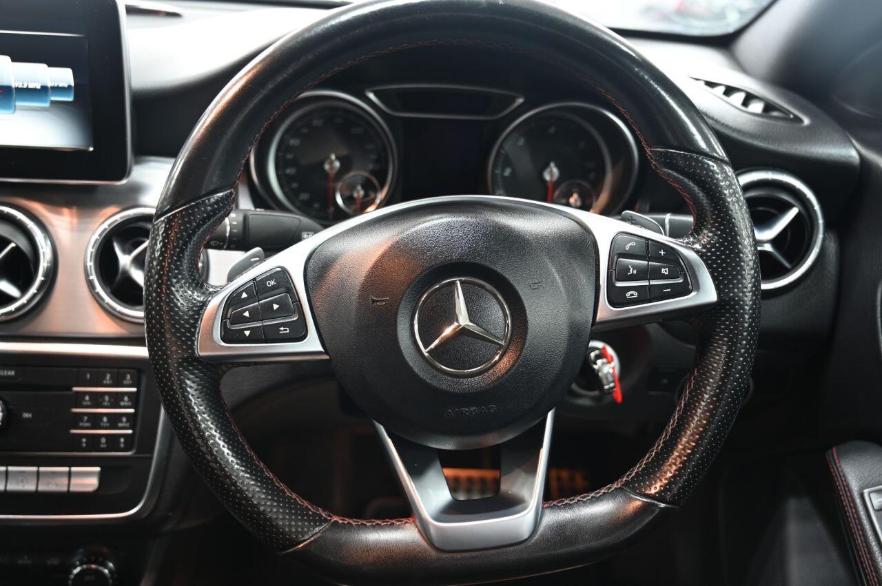 Mercedes-Benz Cla view 15