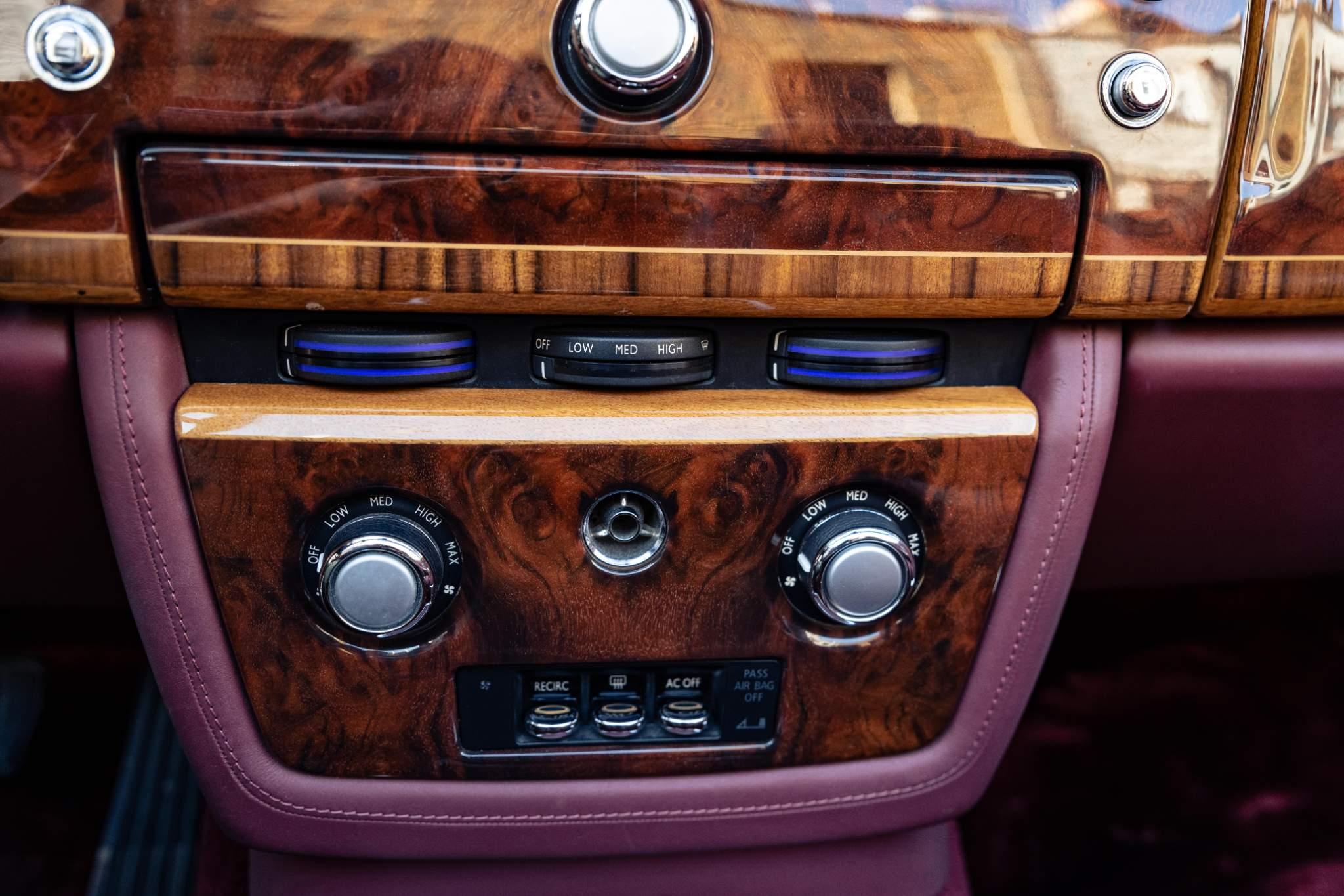 Rolls-Royce Phantom view 27