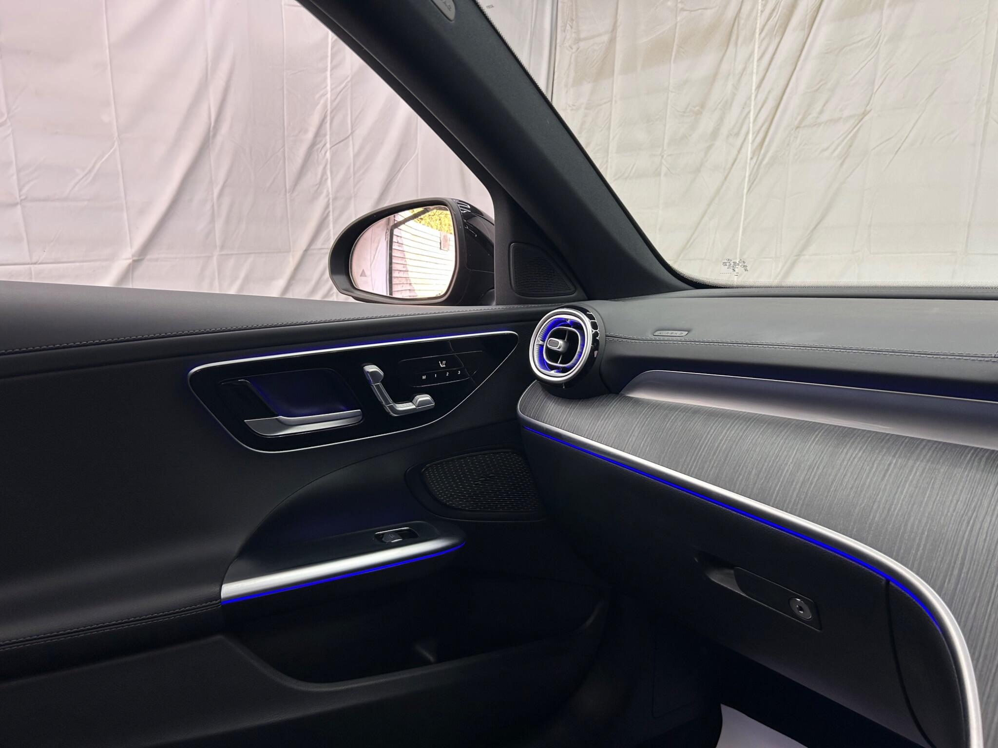 Mercedes-Benz C-Class view 10