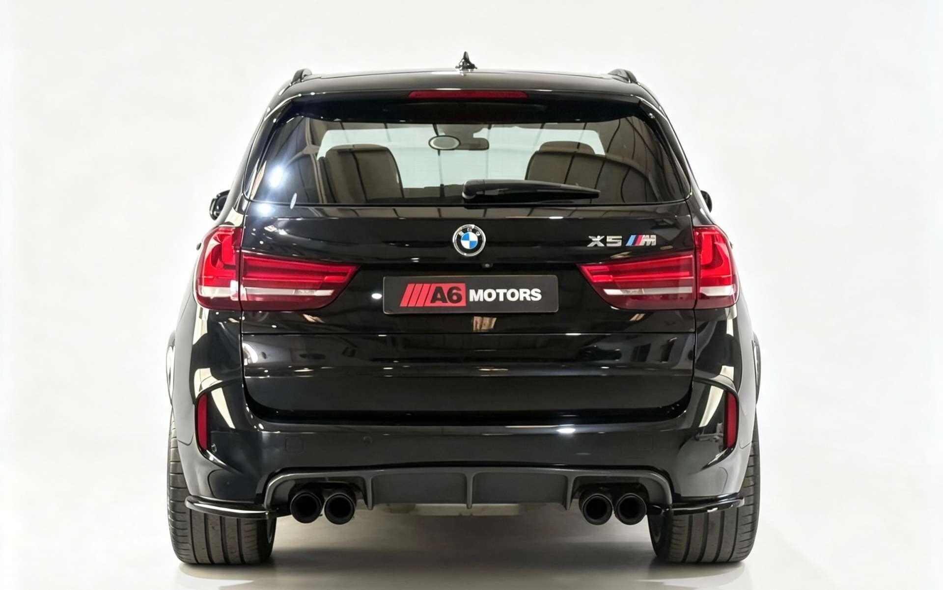BMW X5 M view 11