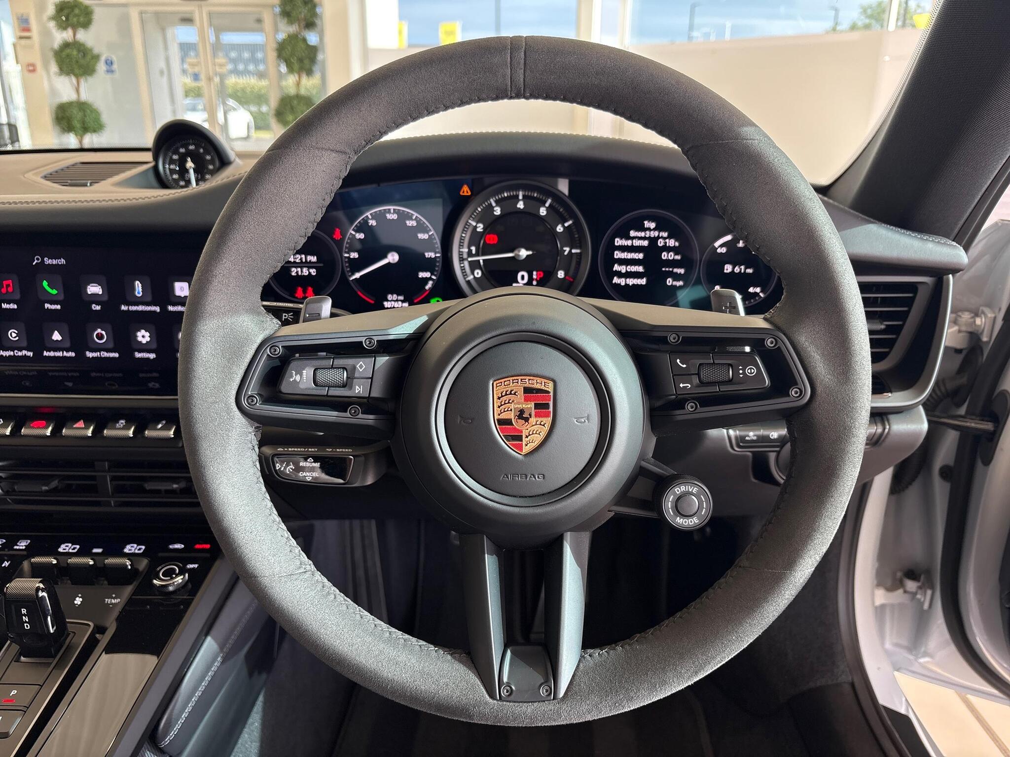 Porsche 911 view 17