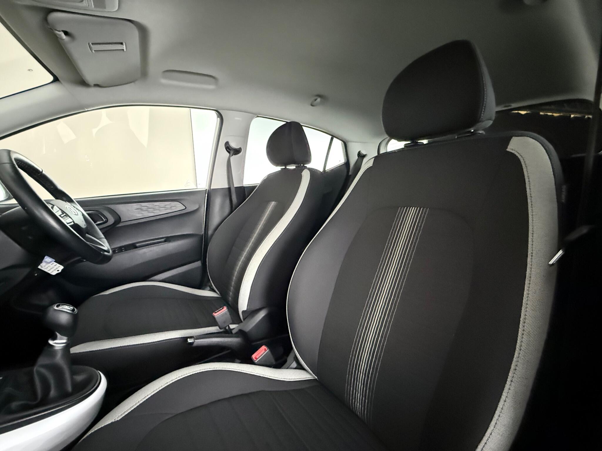 Hyundai i10 view 31
