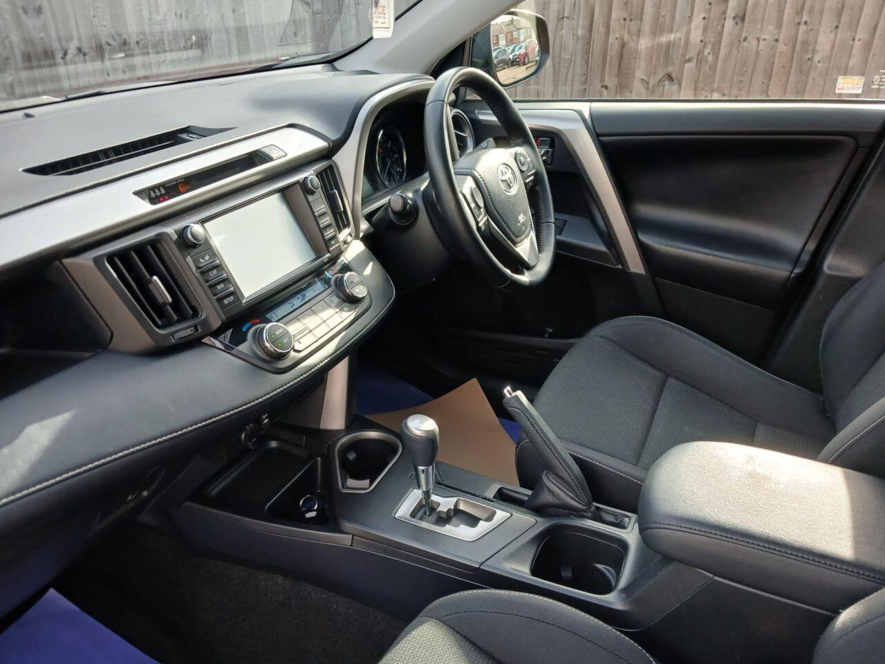 Toyota Rav4 view 2