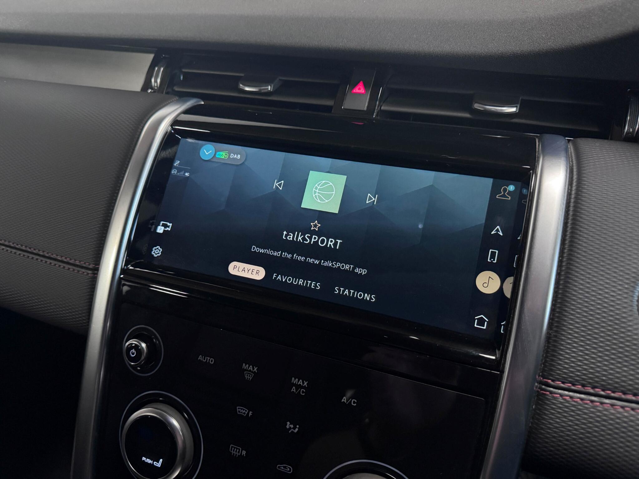 Land Rover Discovery Sport view 41