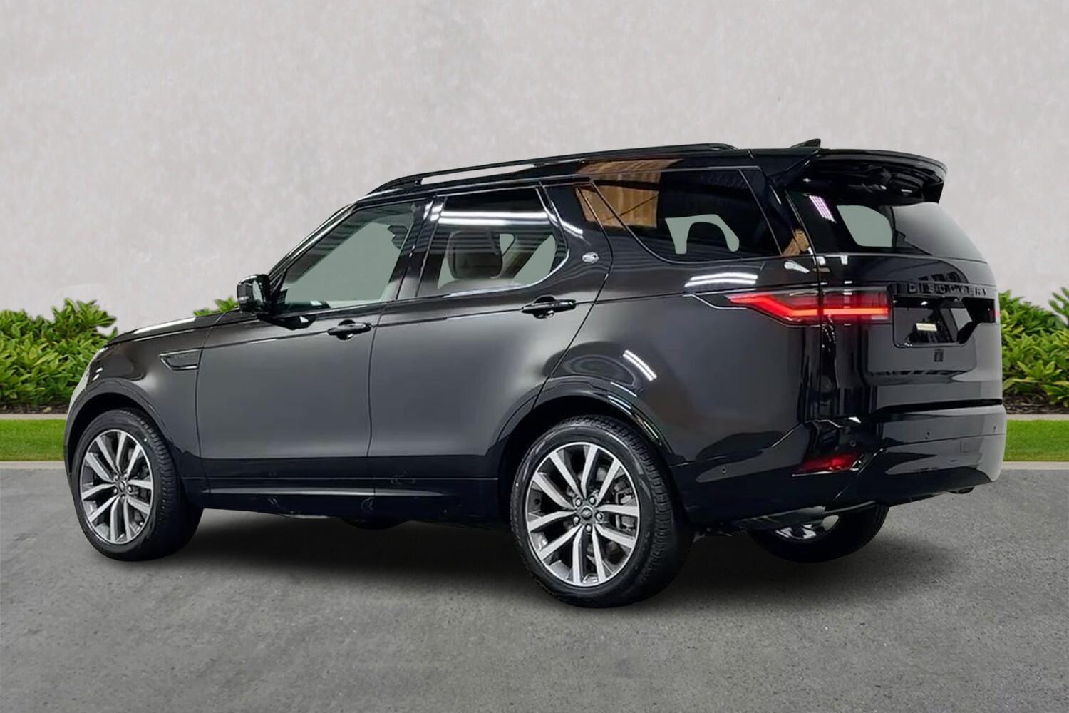 Land Rover Discovery view 2