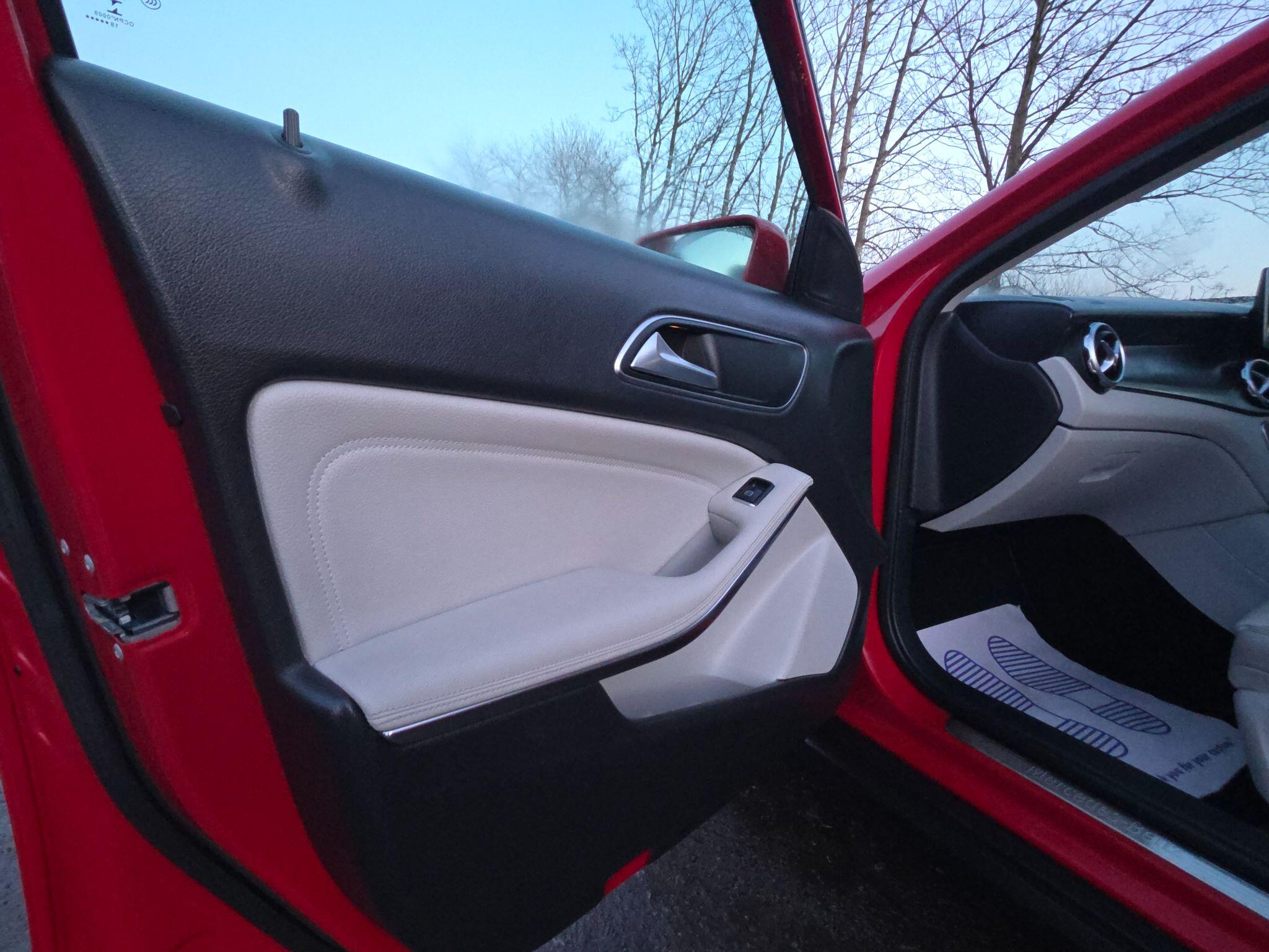 2018 Mercedes-Benz GLA 1.6 GLA200 SE (Executive) Euro 6 (s/s) 5dr • 28,270 miles image 23