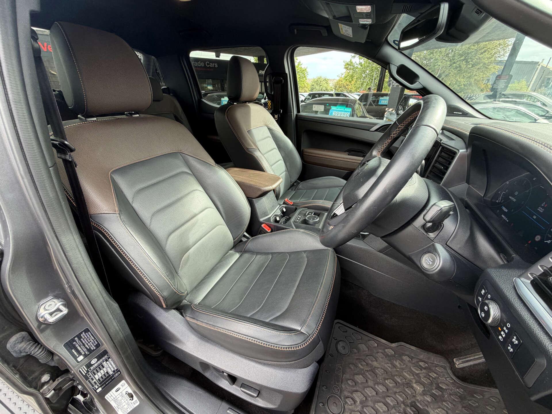 Volkswagen Amarok view 23