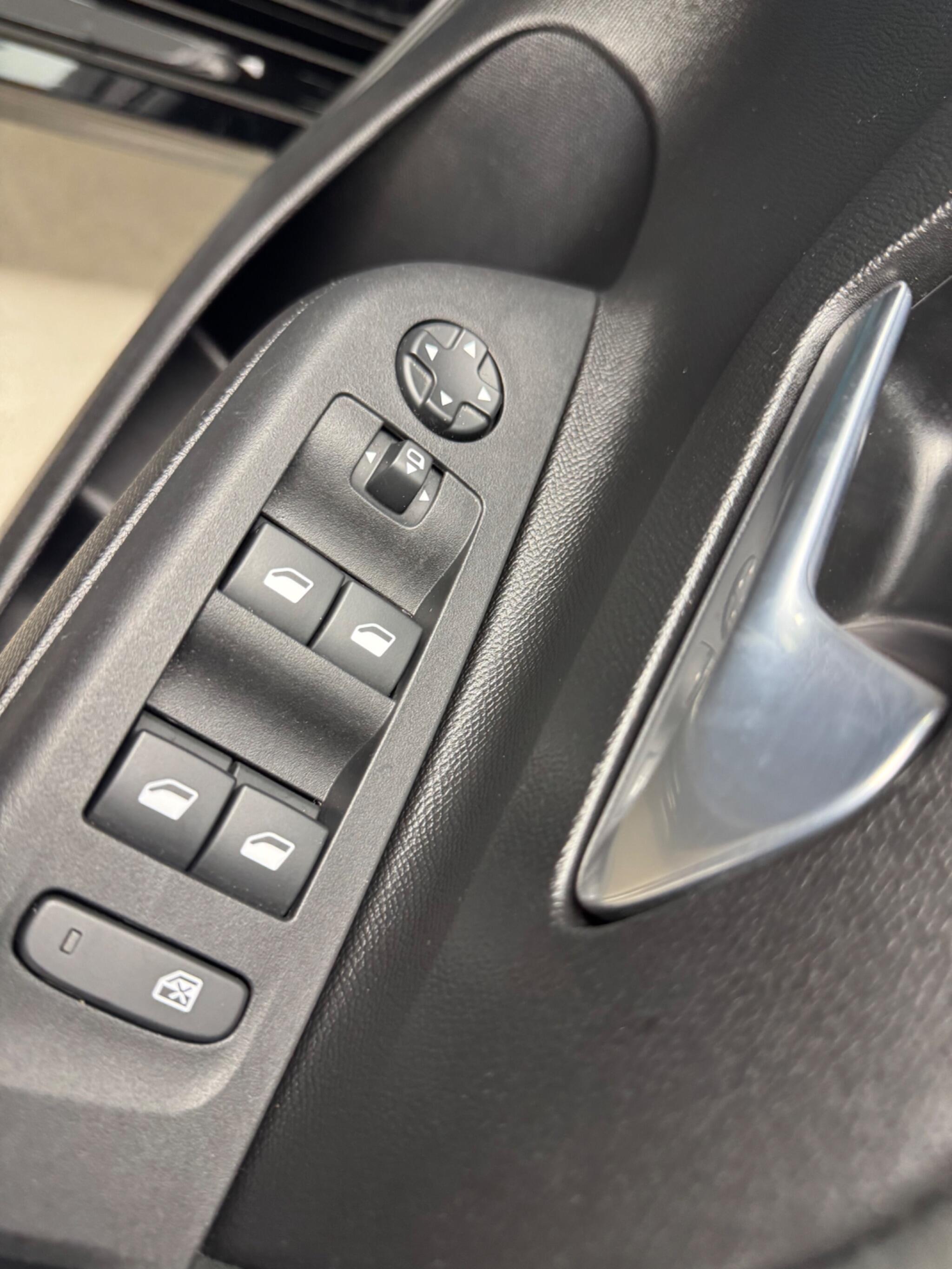 Vauxhall Corsa view 13