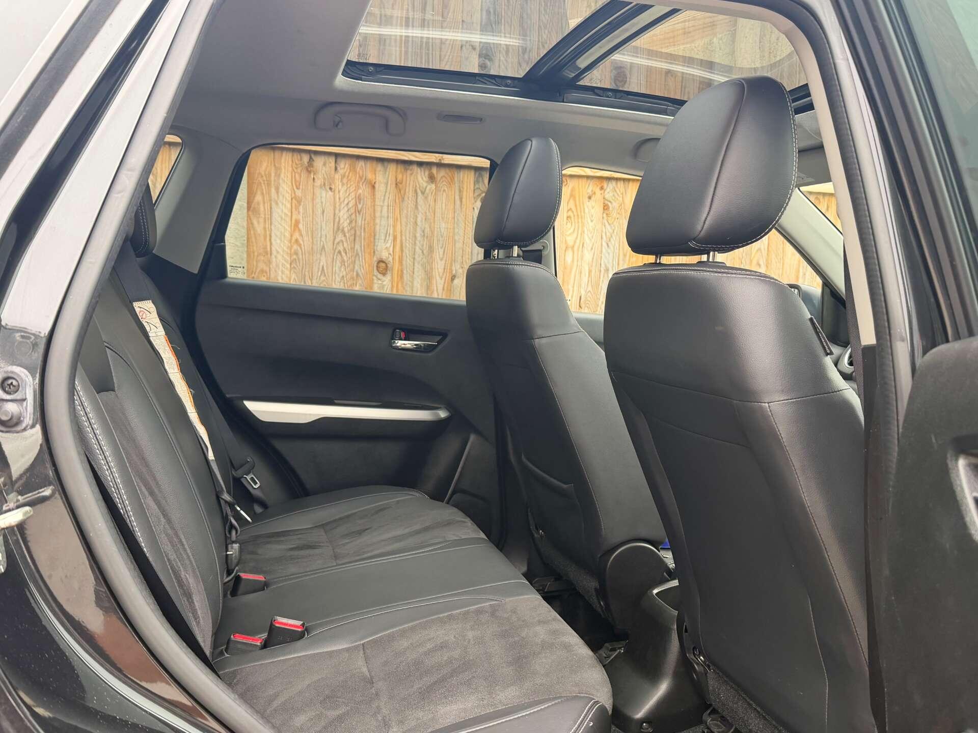 Suzuki Vitara view 19