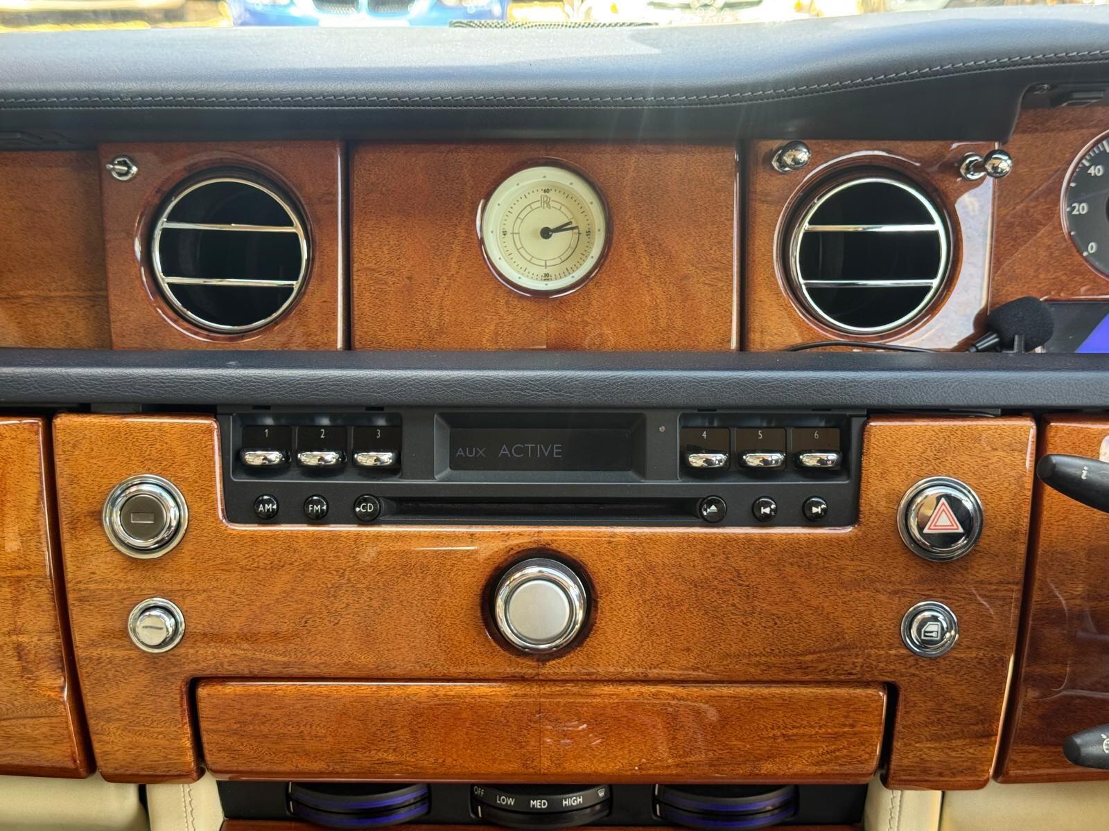 Rolls-Royce Phantom view 29