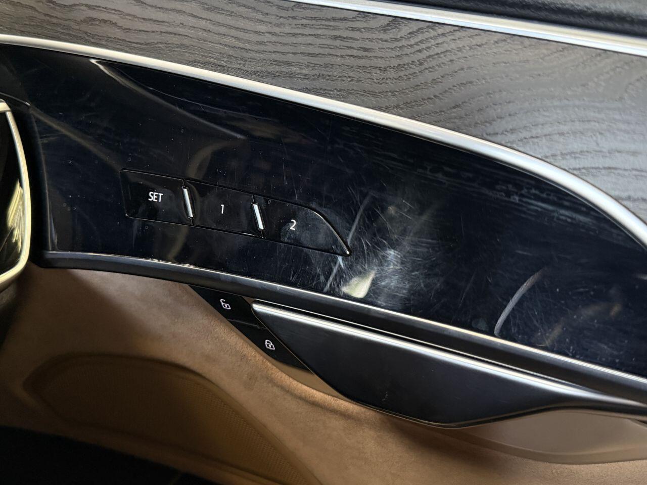Audi A8 view 46