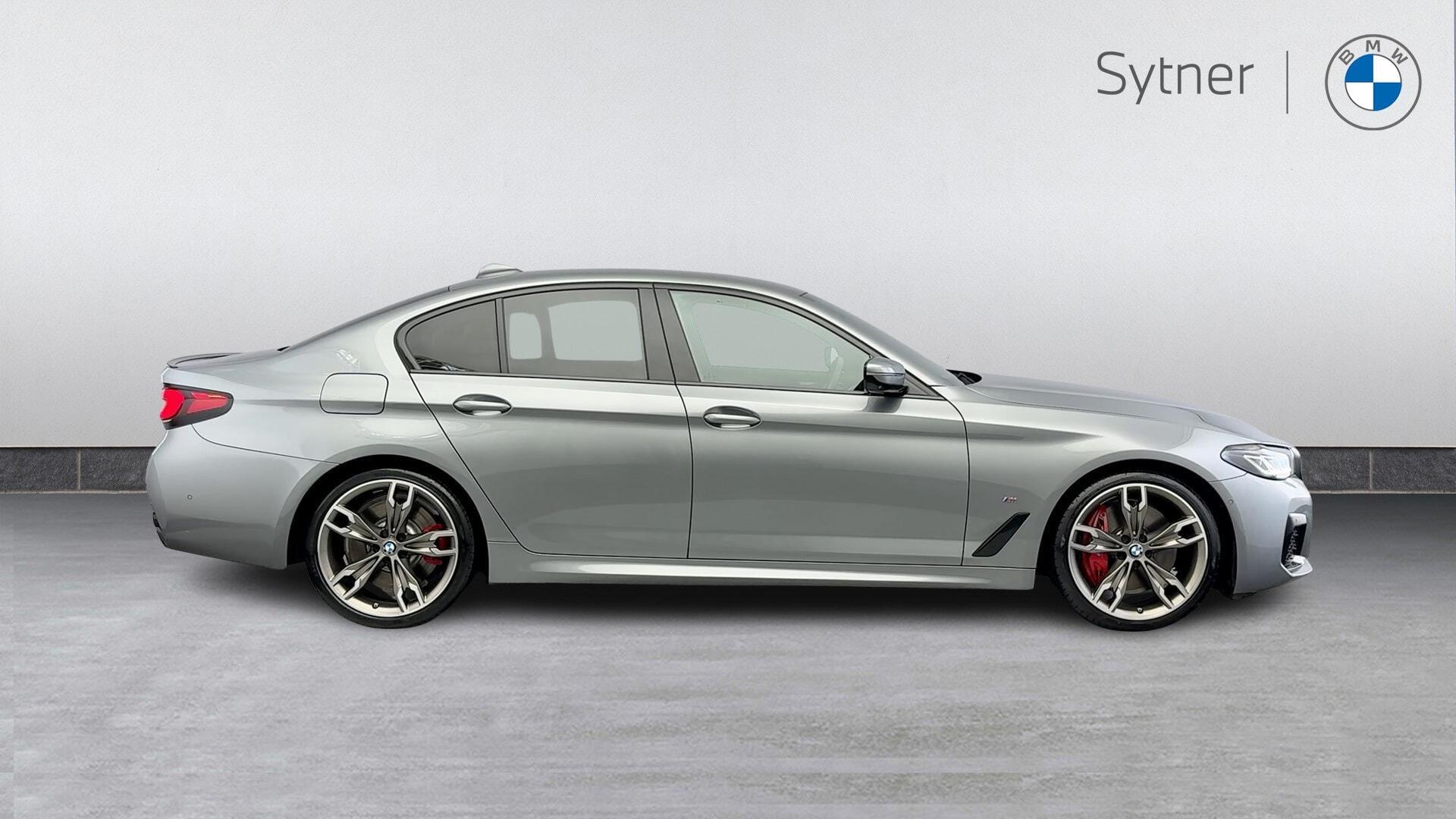 BMW 5 Series view 3